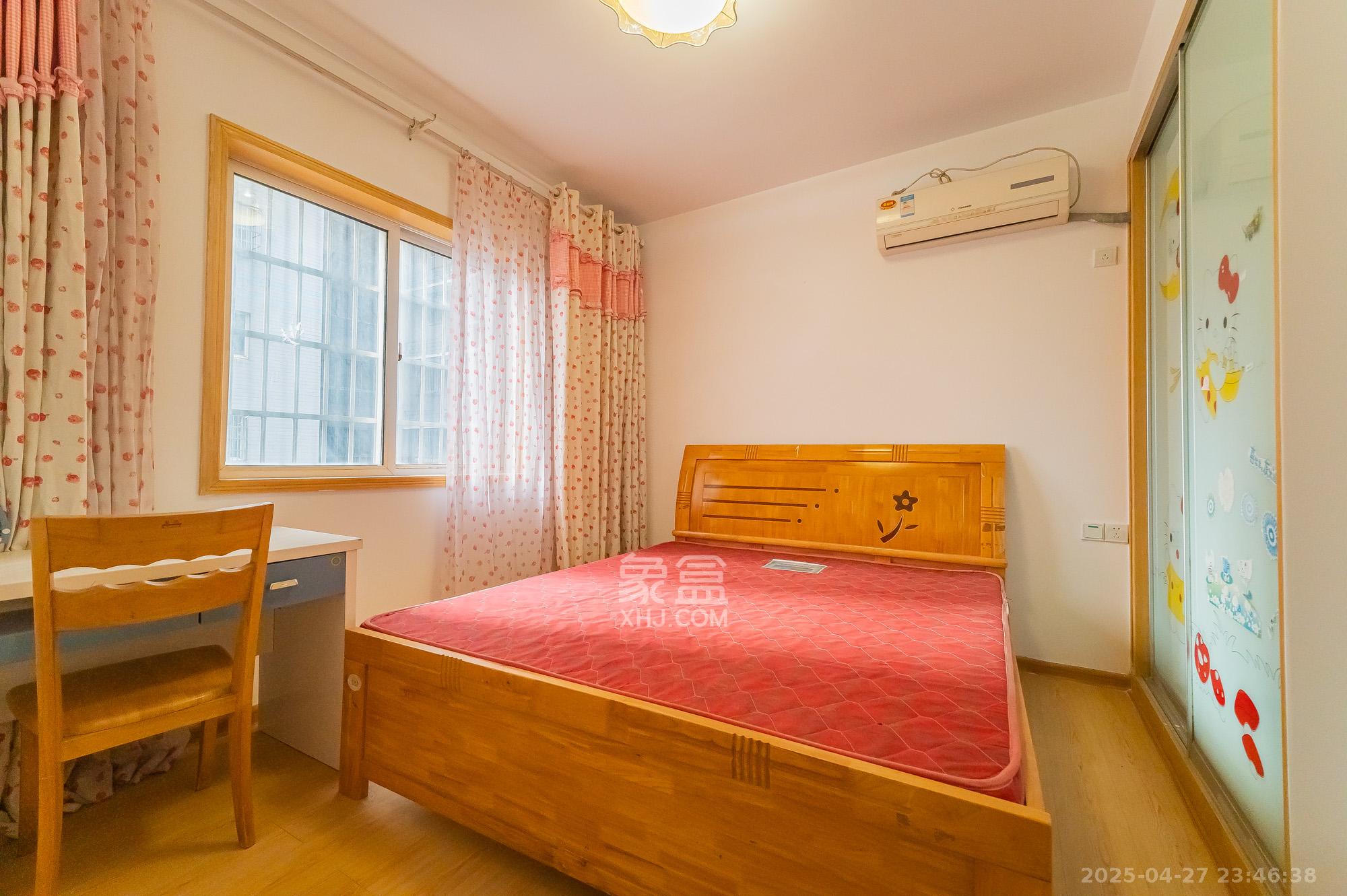 佳美星城 3室2厅1卫 55.8万 佳美星城 3室2厅1卫 55.8万卧室