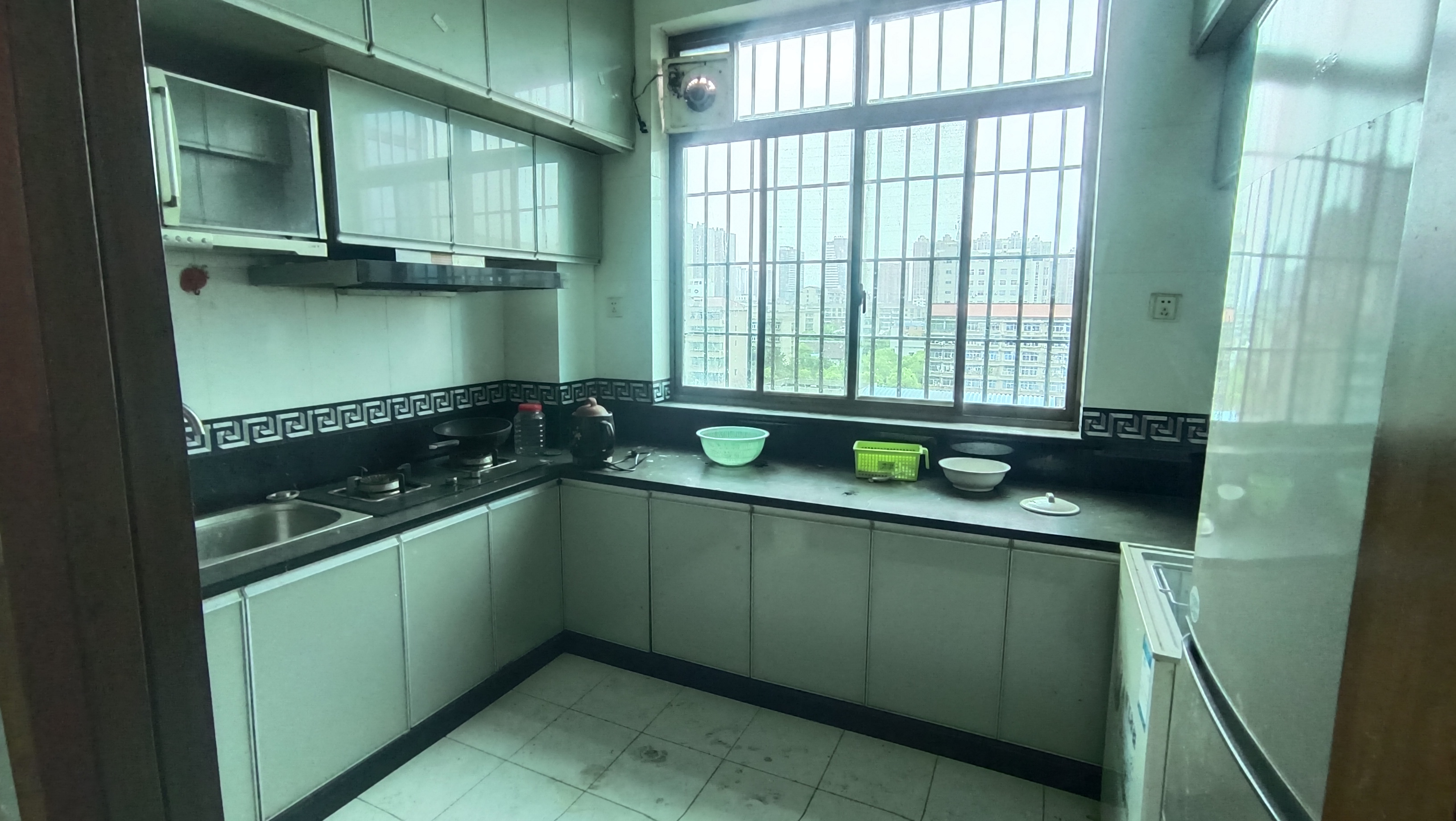 中级人民法院 1室0厅0卫 1800.0元/月 中级人民法院 1室0厅0卫 1800.0元/月室内图