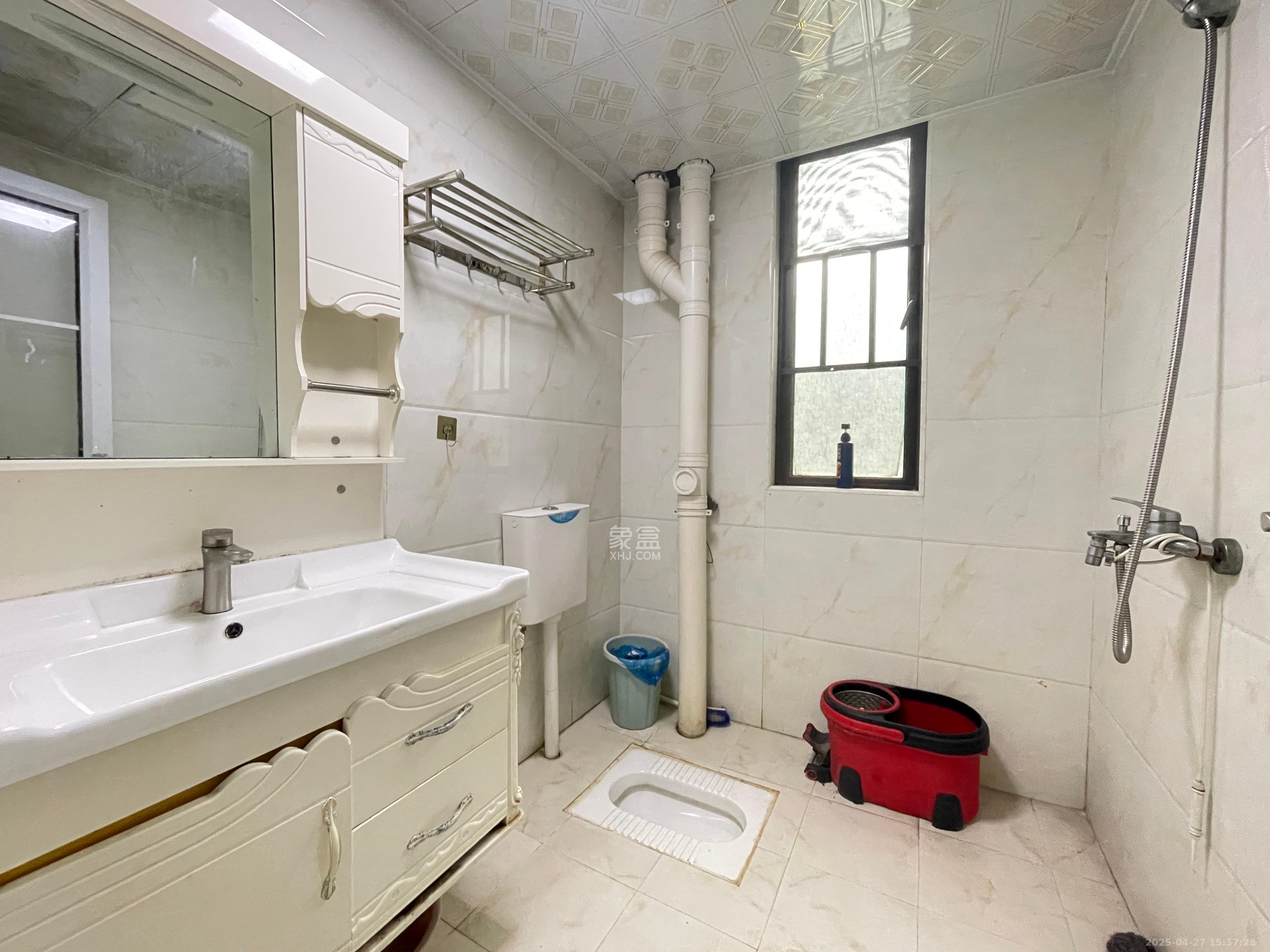 华润置地广场一期 1室0厅0卫 2100.0元/月 华润置地广场一期 1室0厅0卫 2100.0元/月室内图