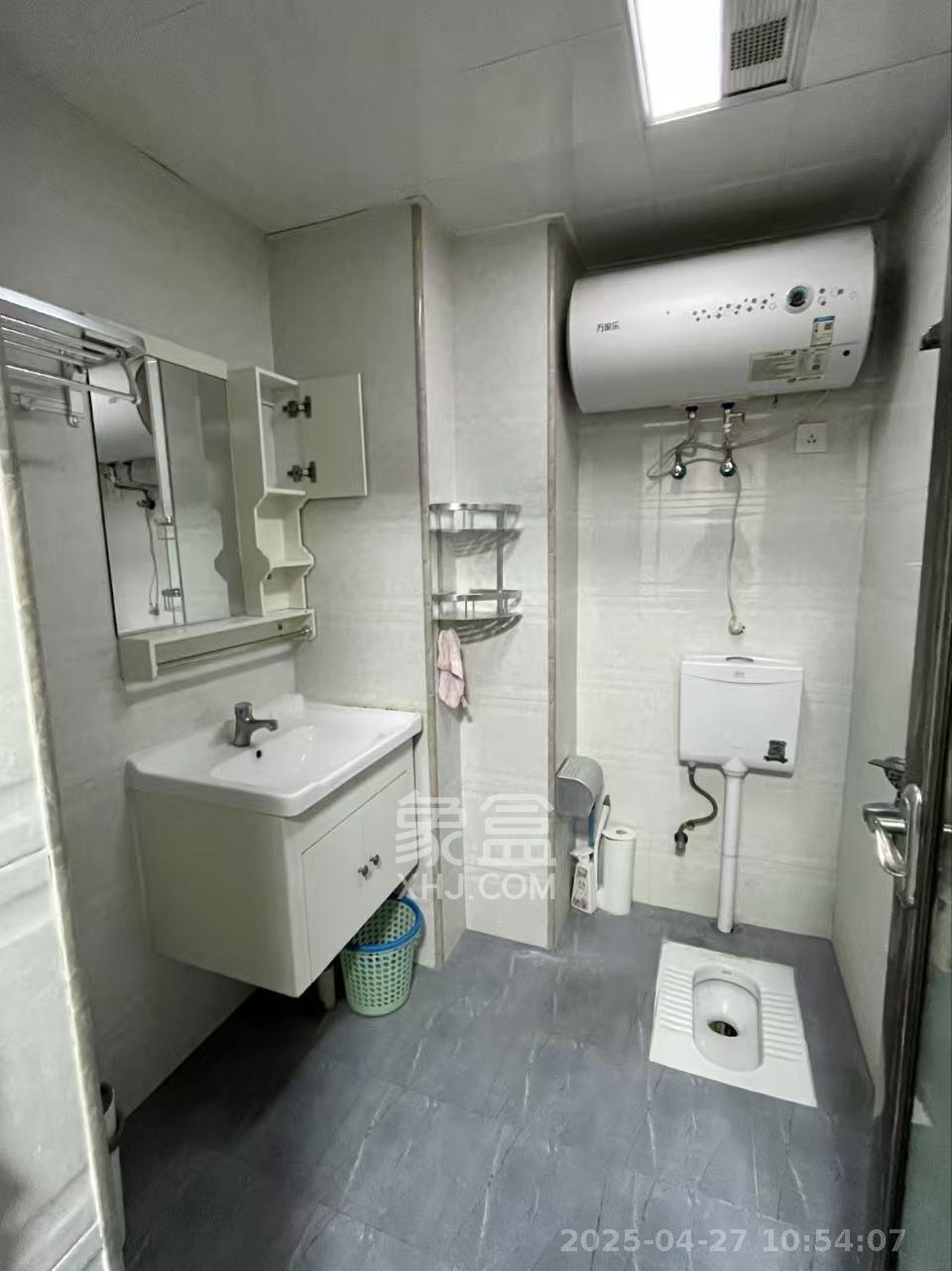 五峰国际  1室1厅1卫    1400.0元/月室内图