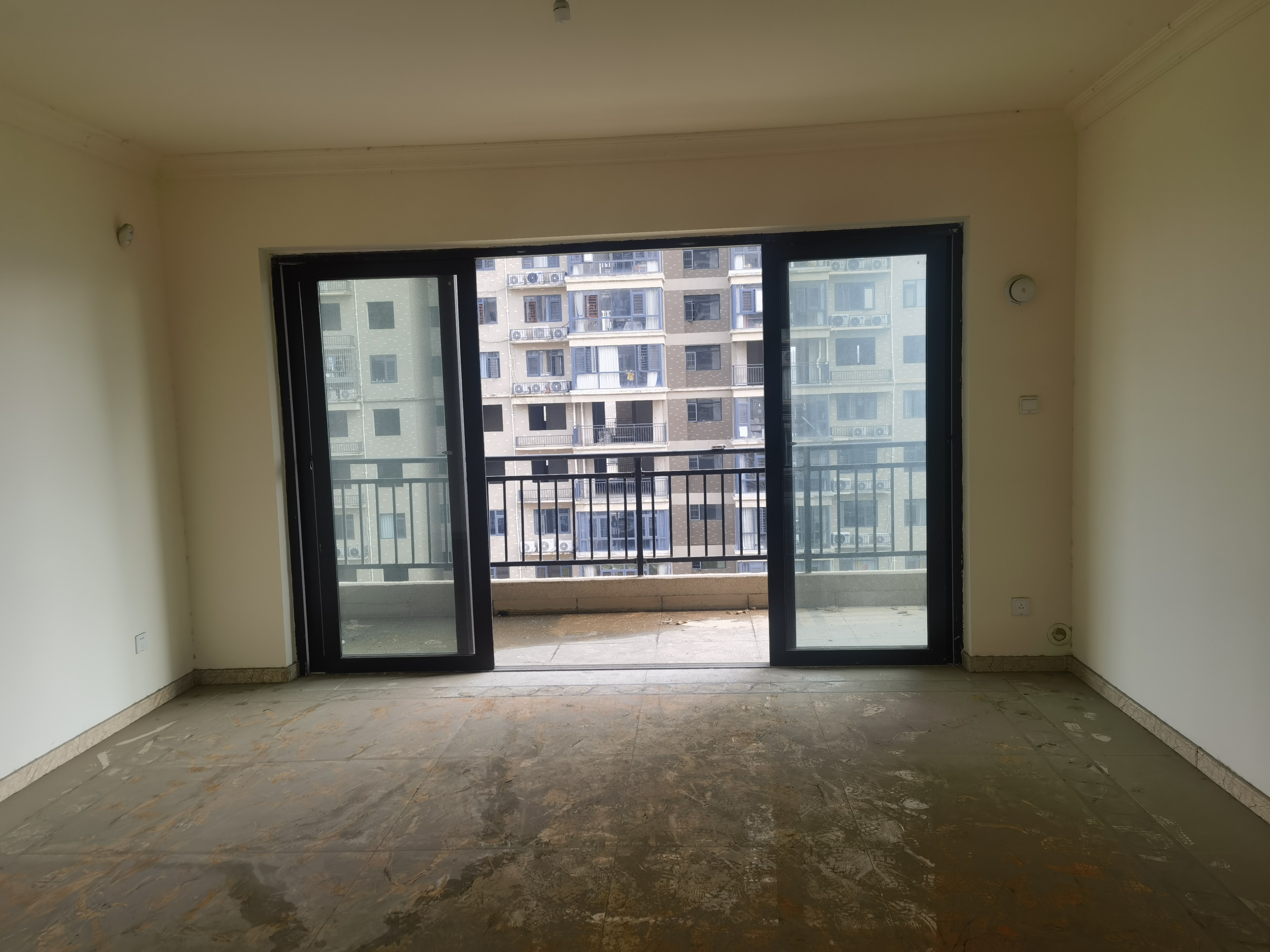 碧桂园娄星府  4室2厅2卫    86.8万 碧桂园娄星府  4室2厅2卫    86.8万客厅