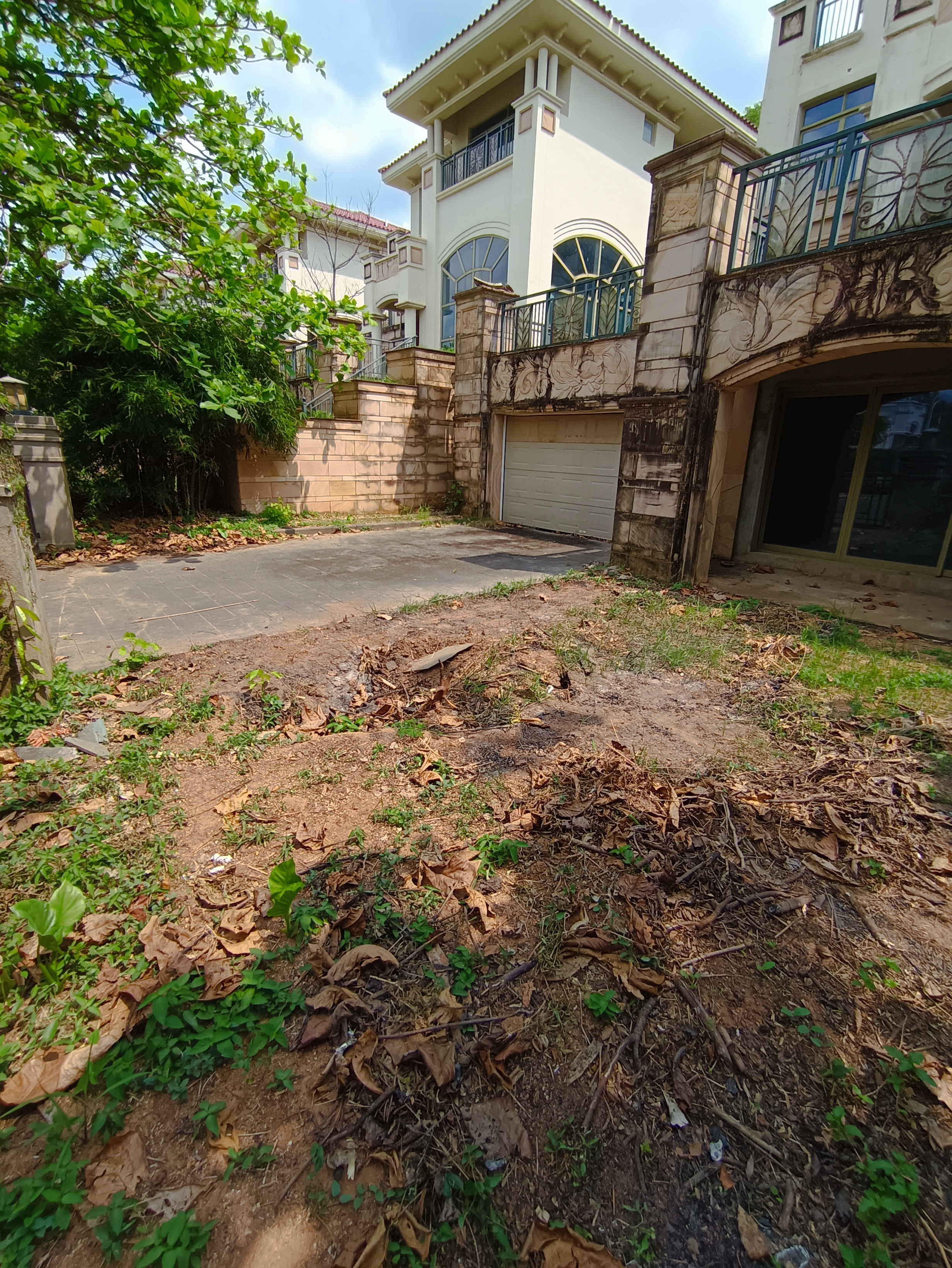 蔚蓝海岸 6室3厅4卫 1600.0万 蔚蓝海岸 6室3厅4卫 1600.0万客厅