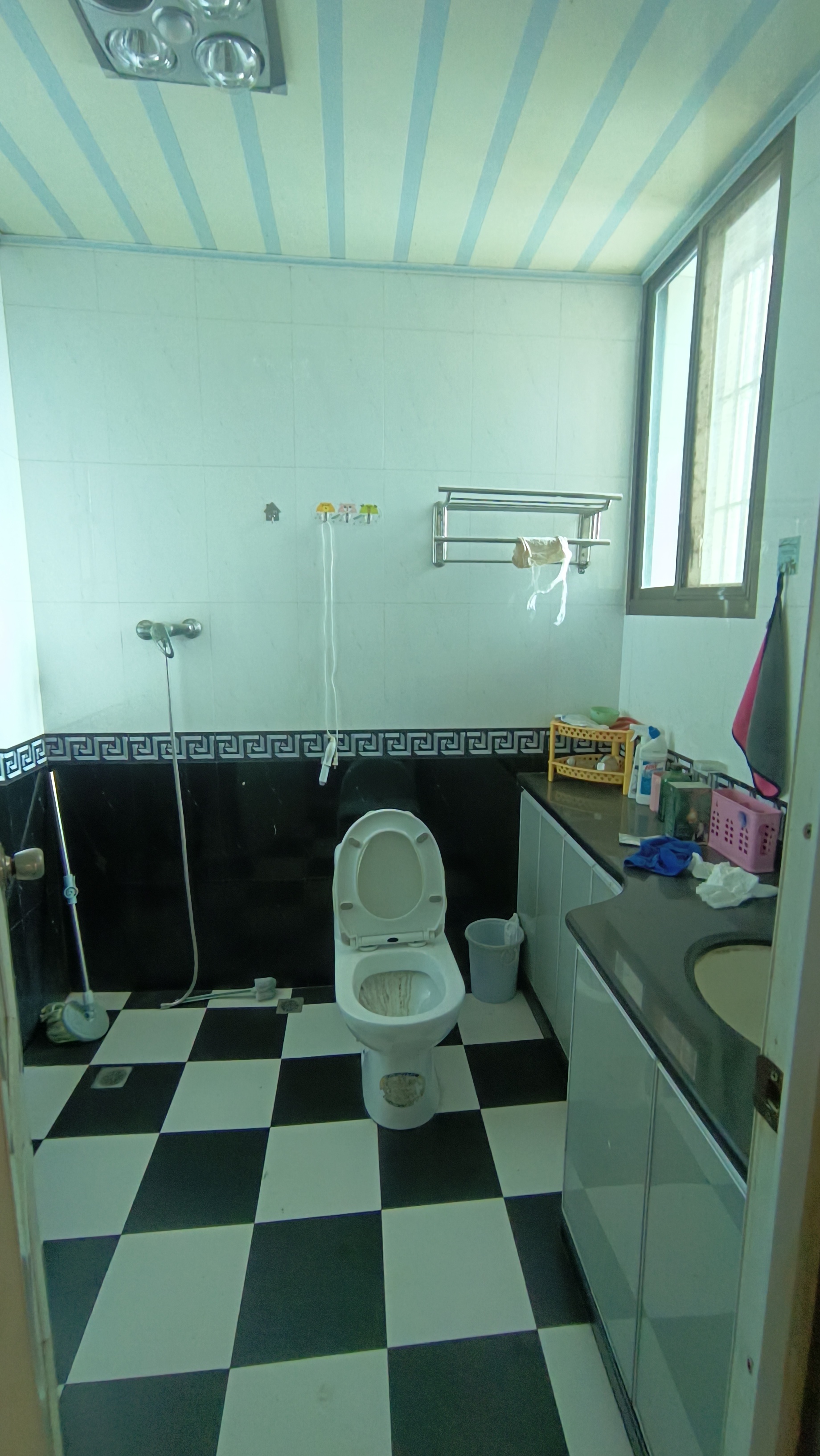 中级人民法院 1室0厅0卫 1800.0元/月 中级人民法院 1室0厅0卫 1800.0元/月室内图