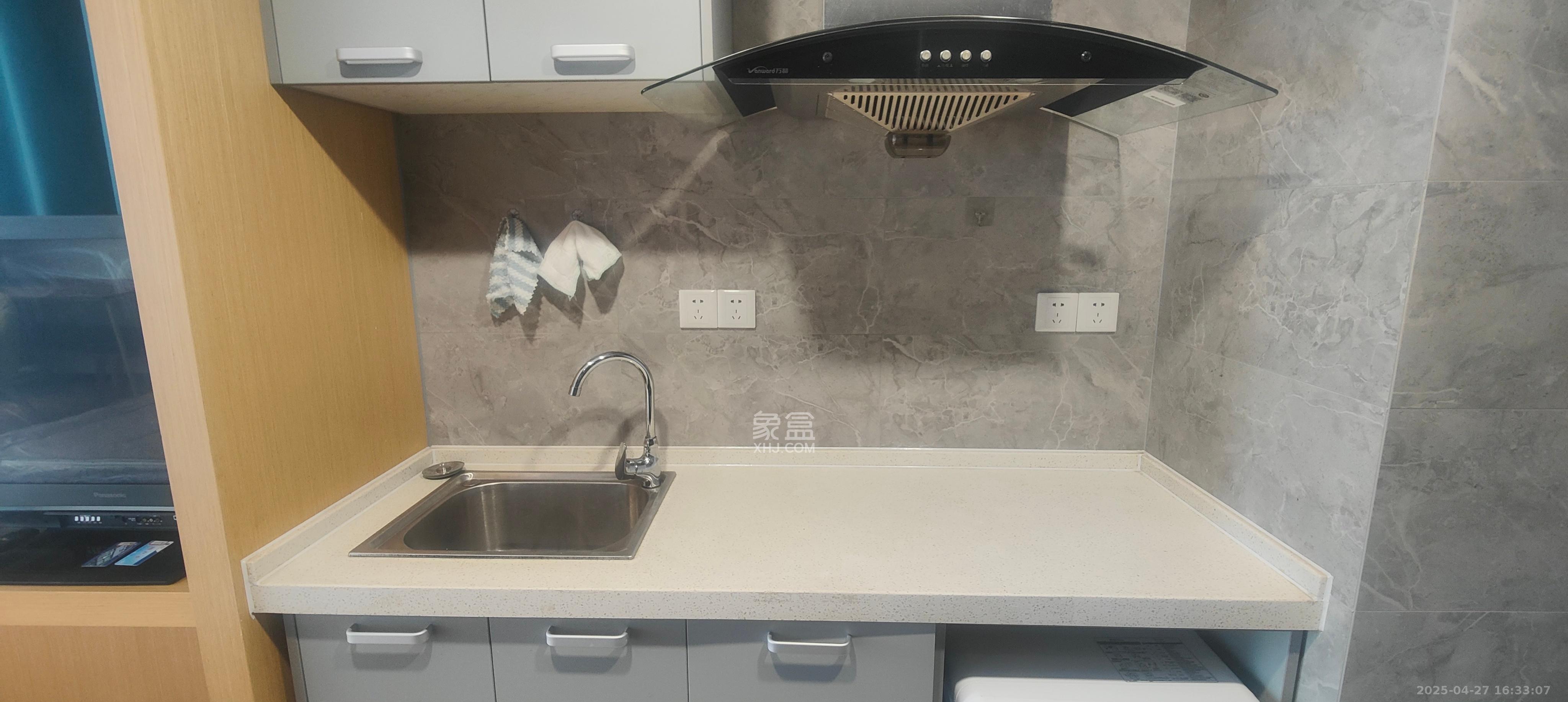 紫鑫御湖湾  1室1厅1卫    1100.0元/月室内图