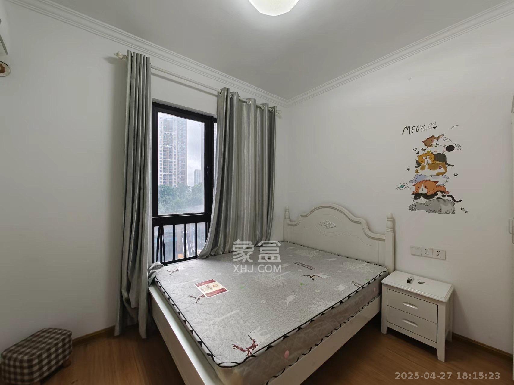 达美D6区  4室2厅1卫   2900.00元/月室内图