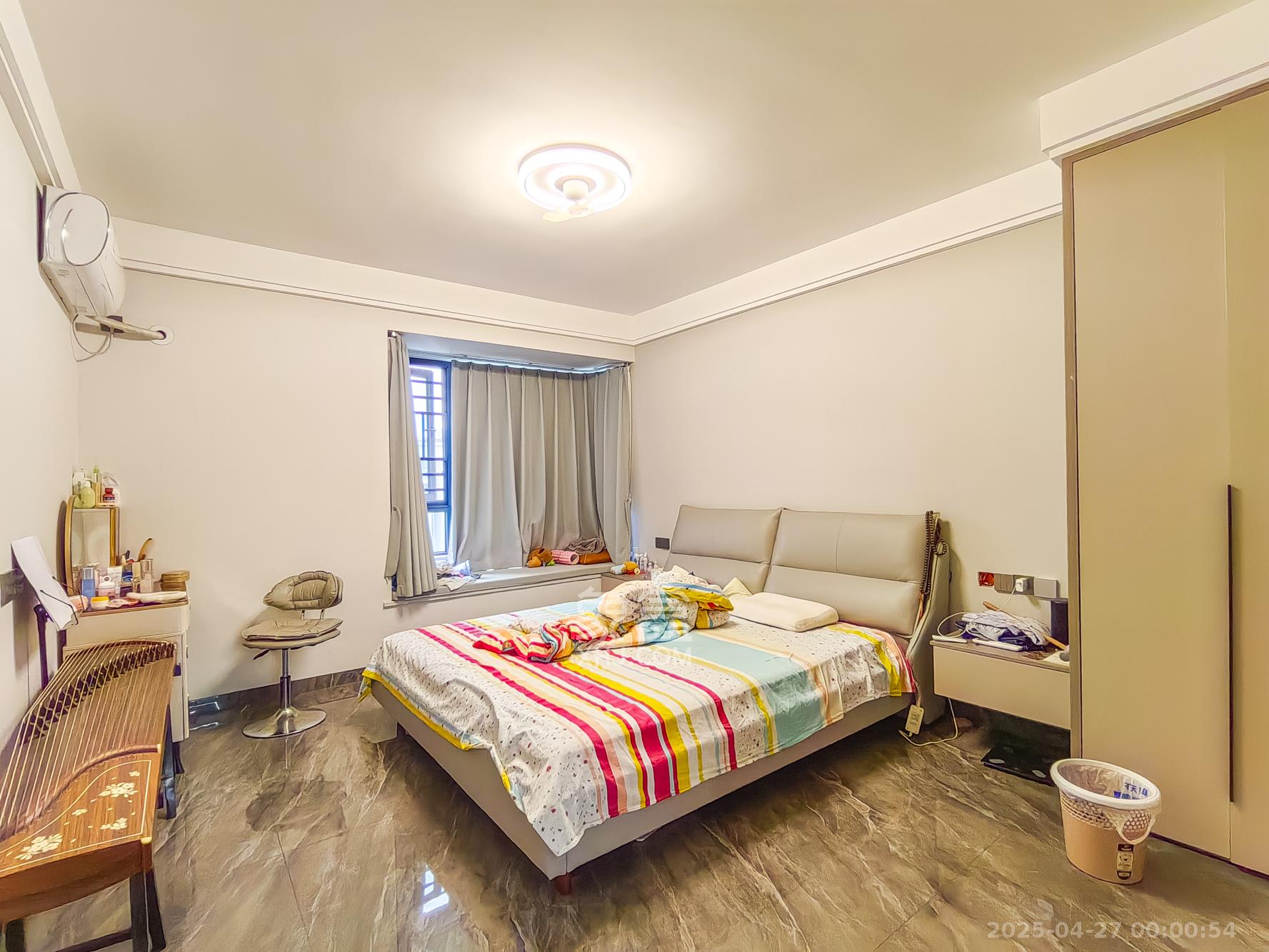 保利金香槟 4室2厅1卫 160.0万 保利金香槟 4室2厅1卫 160.0万卧室