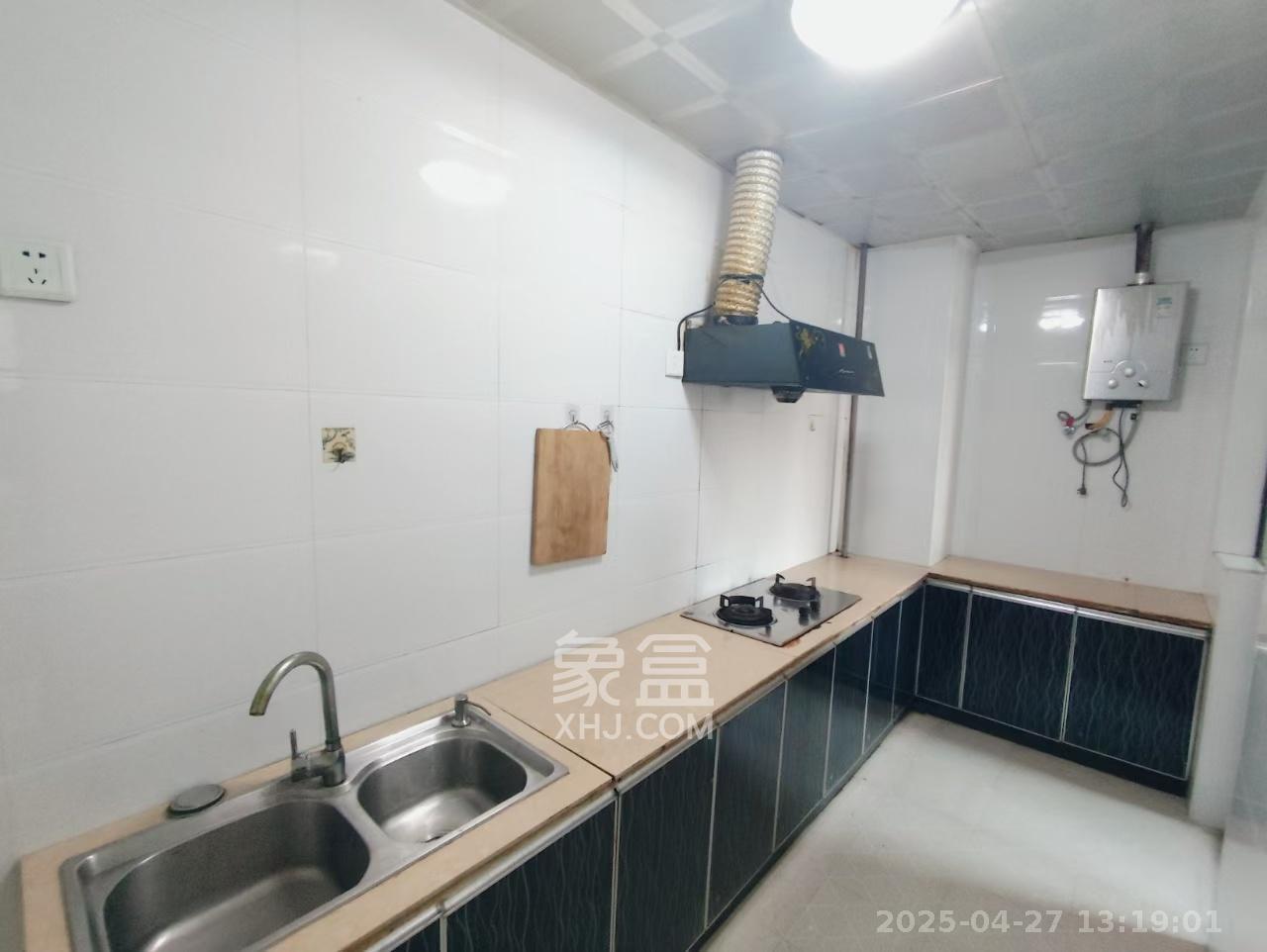 旭辉华庭 3室2厅1卫 1800.0元/月 旭辉华庭 3室2厅1卫 1800.0元/月室内图