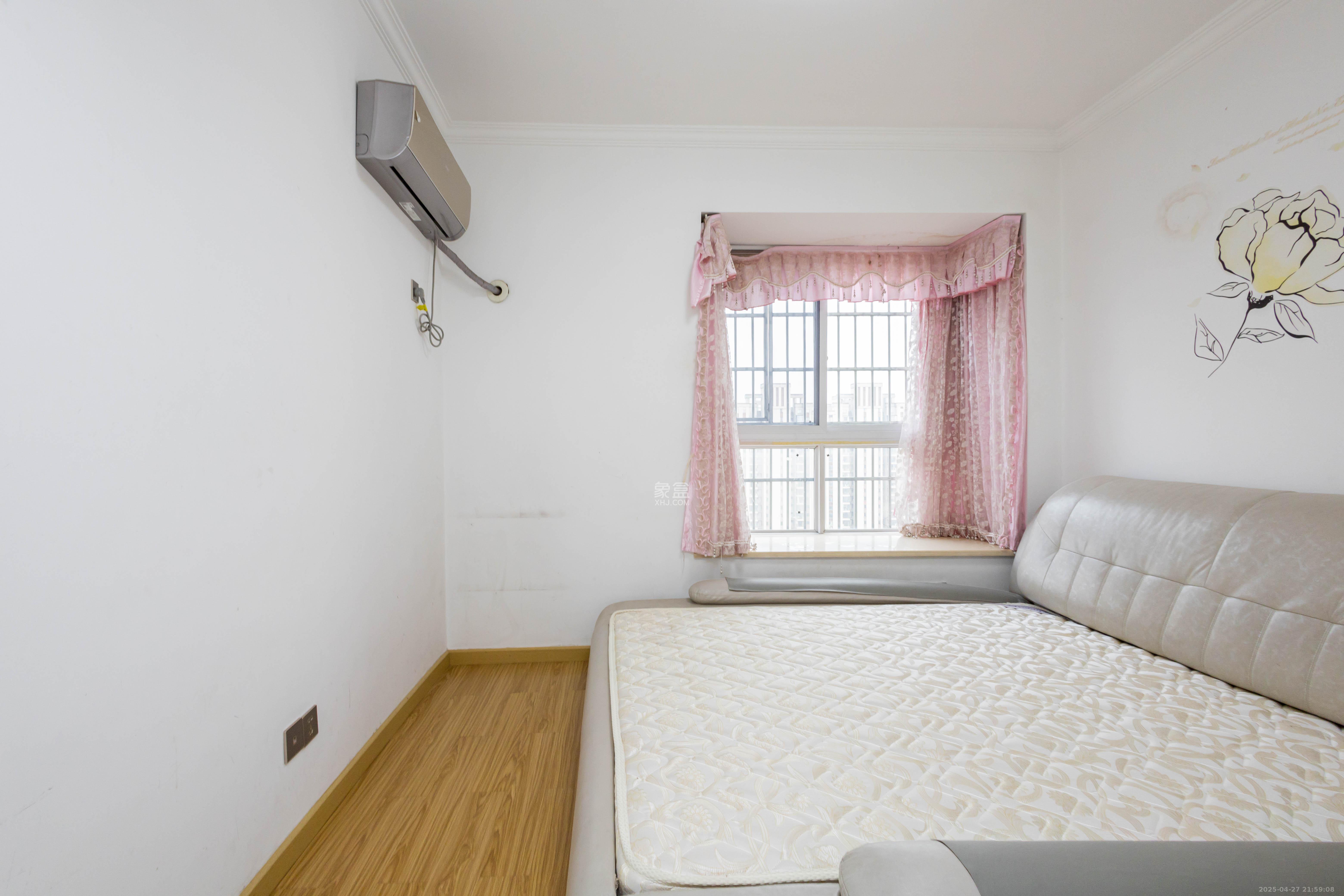 光明城市(星辰青年城)  3室2厅1卫    66.8万 光明城市(星辰青年城)  3室2厅1卫    66.8万卧室