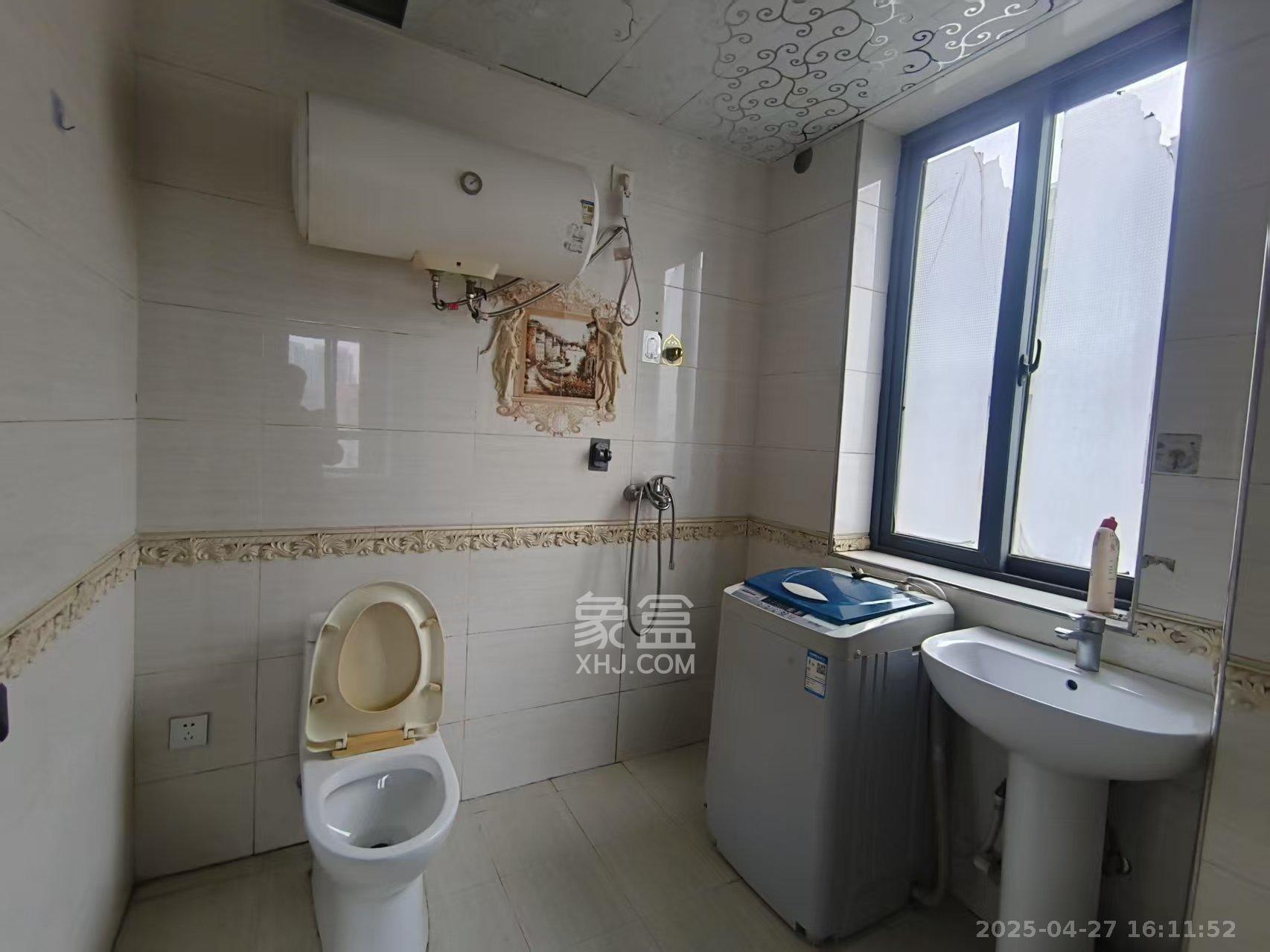 上庭苑  3室2厅2卫    2100.0元/月 上庭苑  3室2厅2卫    2100.0元/月室内图