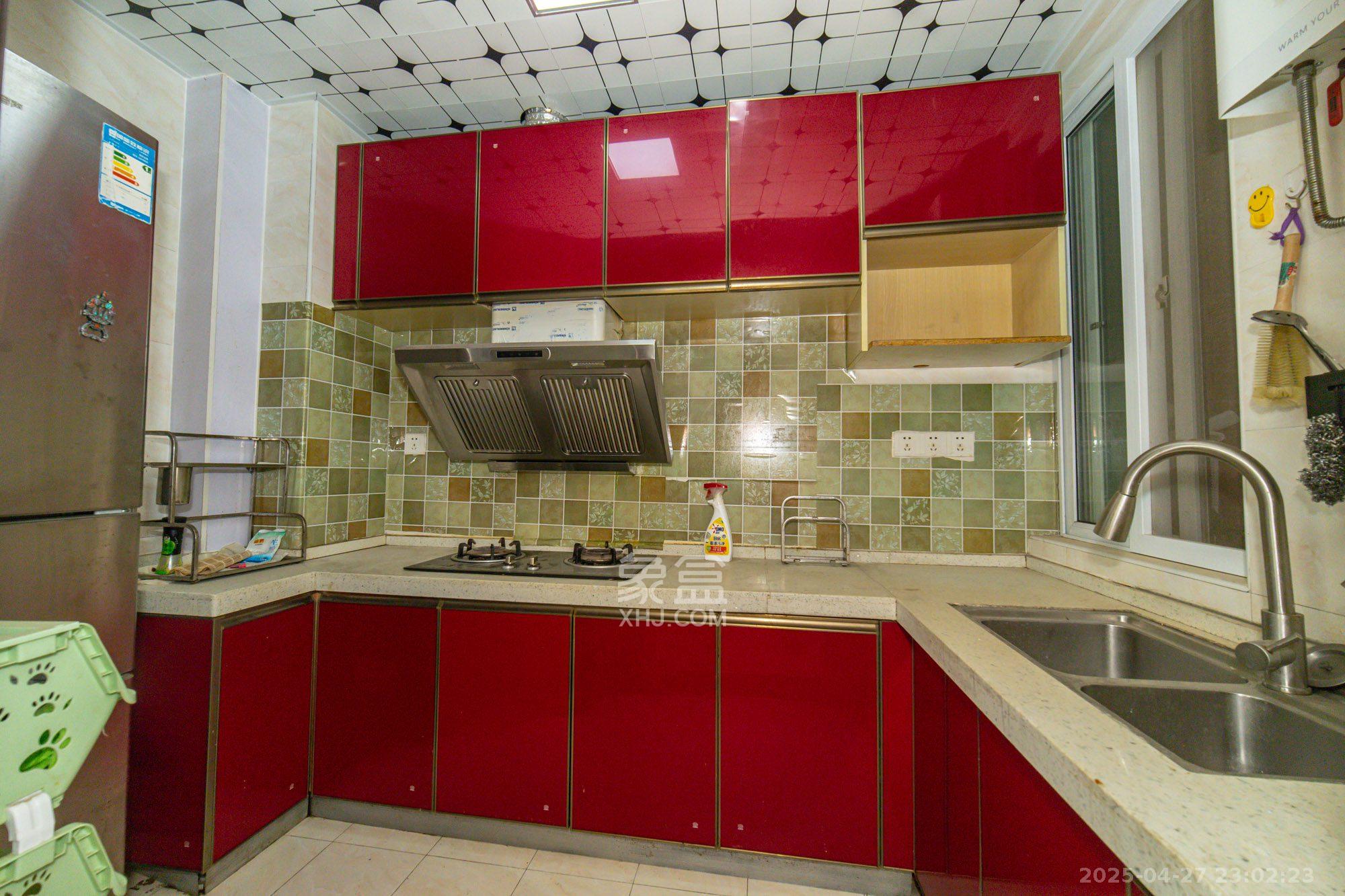 楚天世纪城东苑 2室2厅1卫 56.0万 楚天世纪城东苑 2室2厅1卫 56.0万厨房