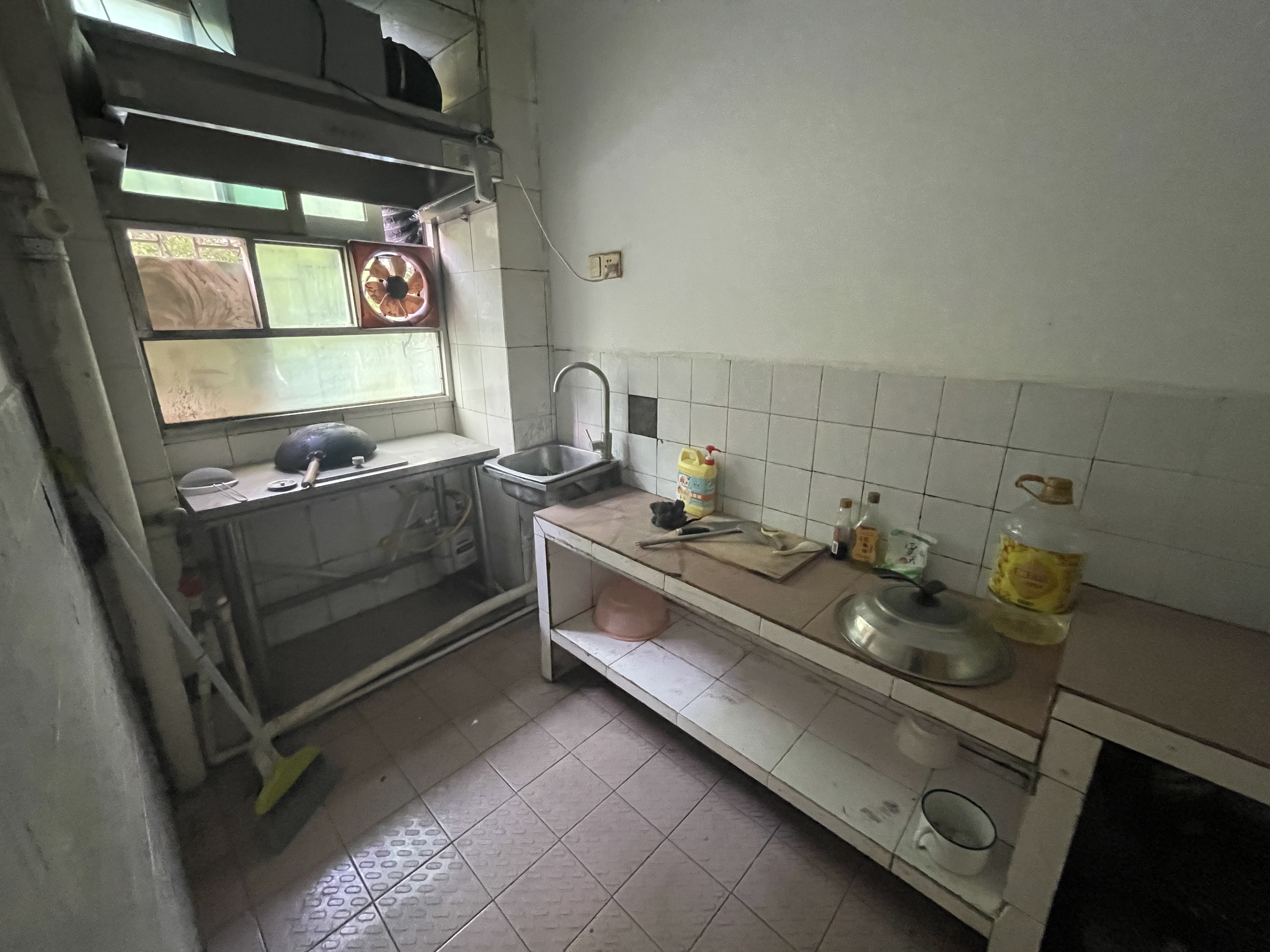 光辉小区  3室2厅1卫   1100.00元/月室内图