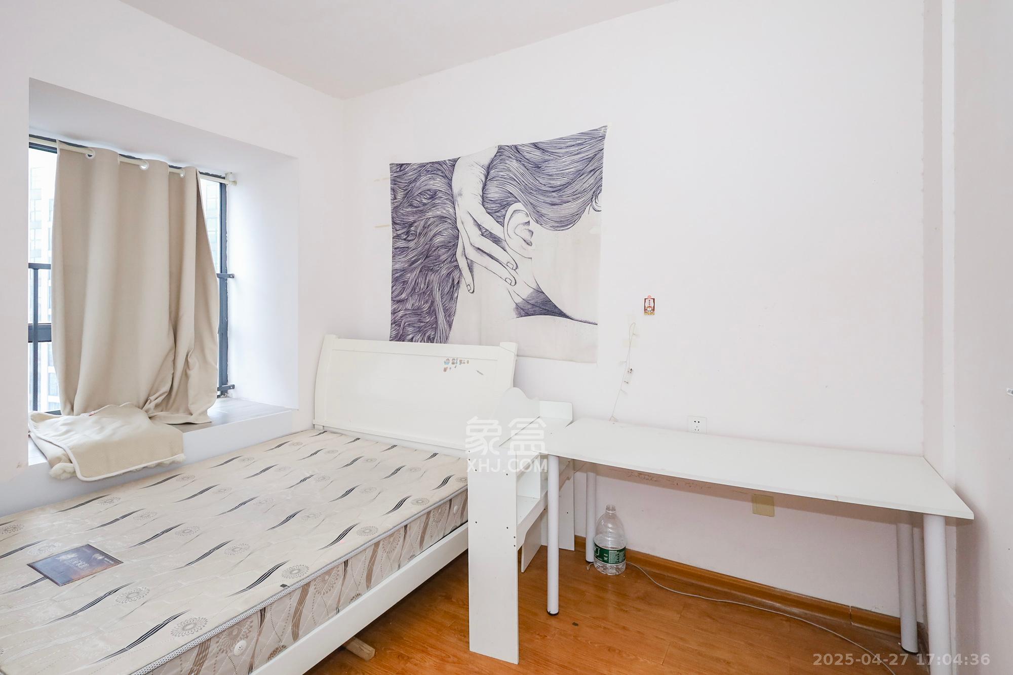 中交里城  3室2厅2卫    125.0万 中交里城  3室2厅2卫    125.0万卧室