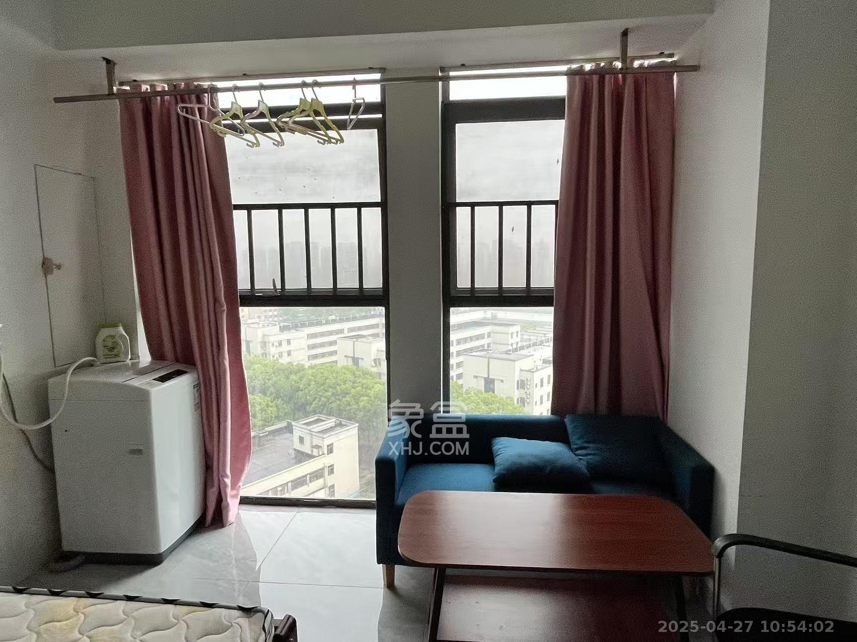 五峰国际  1室1厅1卫    1400.0元/月室内图