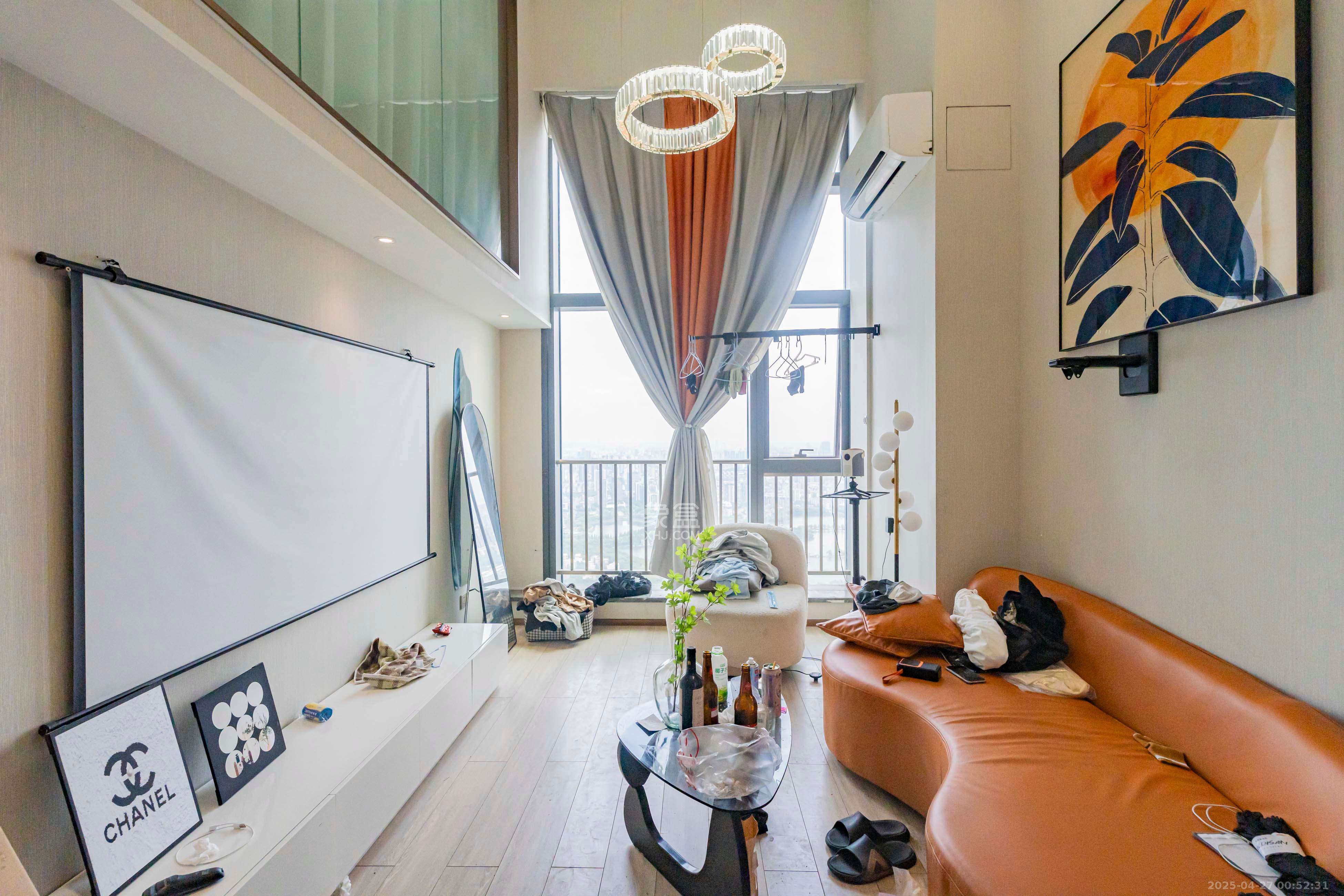 华远华时代 3室2厅2卫 83.0万 华远华时代 3室2厅2卫 83.0万客厅