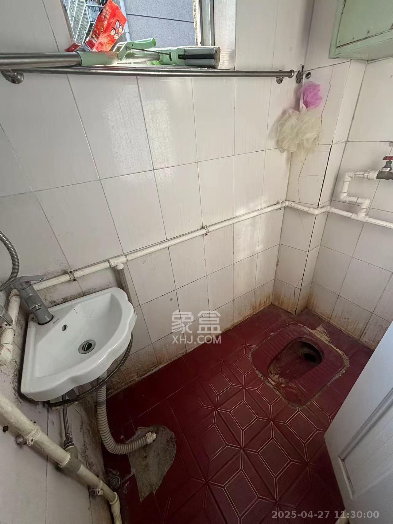 向韶村  3室1厅1卫    1600.0元/月 向韶村  3室1厅1卫    1600.0元/月室内图