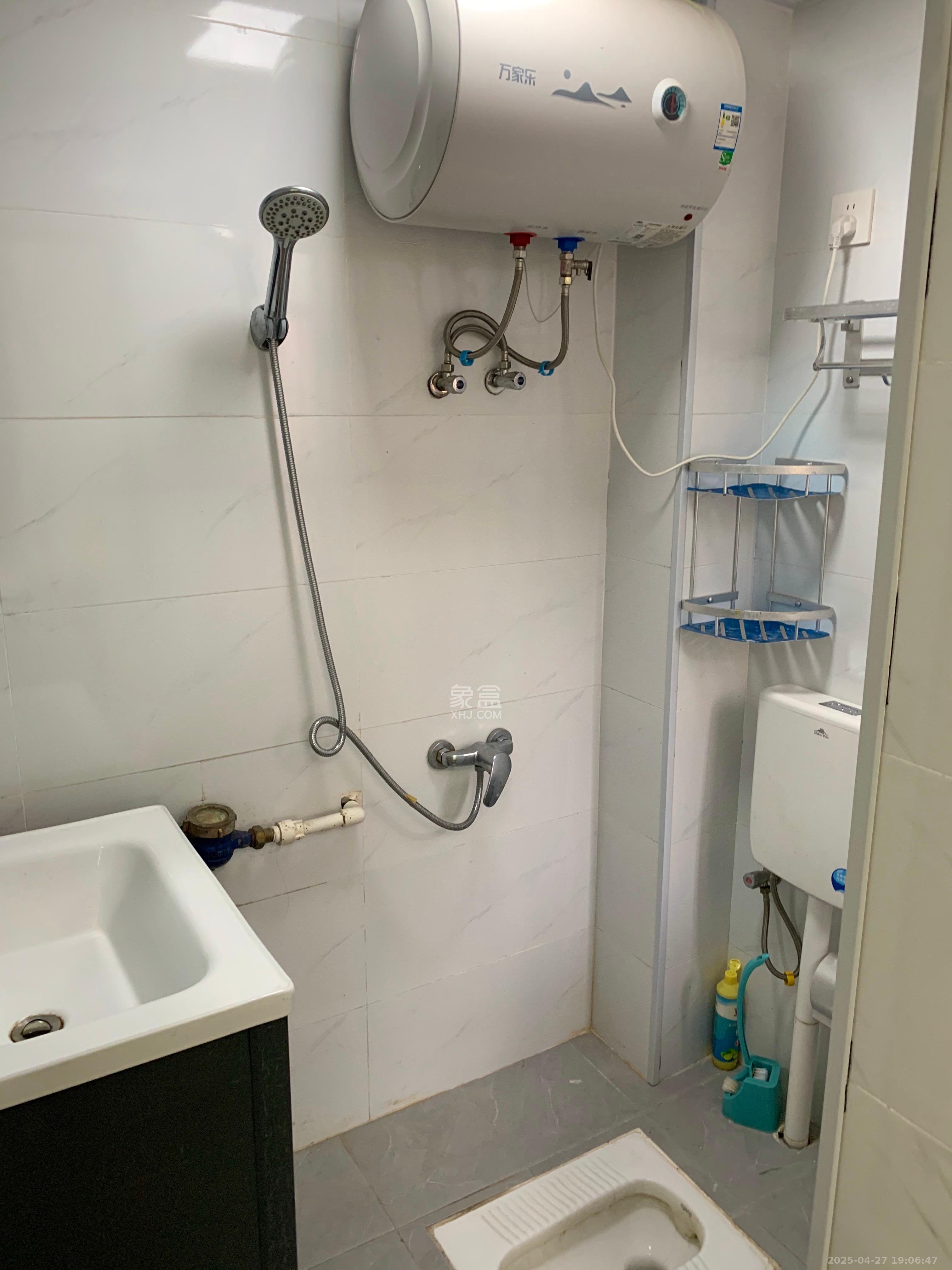 天马新村(天马安置小区) 1室1厅1卫 1500.0元/月 天马新村(天马安置小区) 1室1厅1卫 1500.0元/月室内图