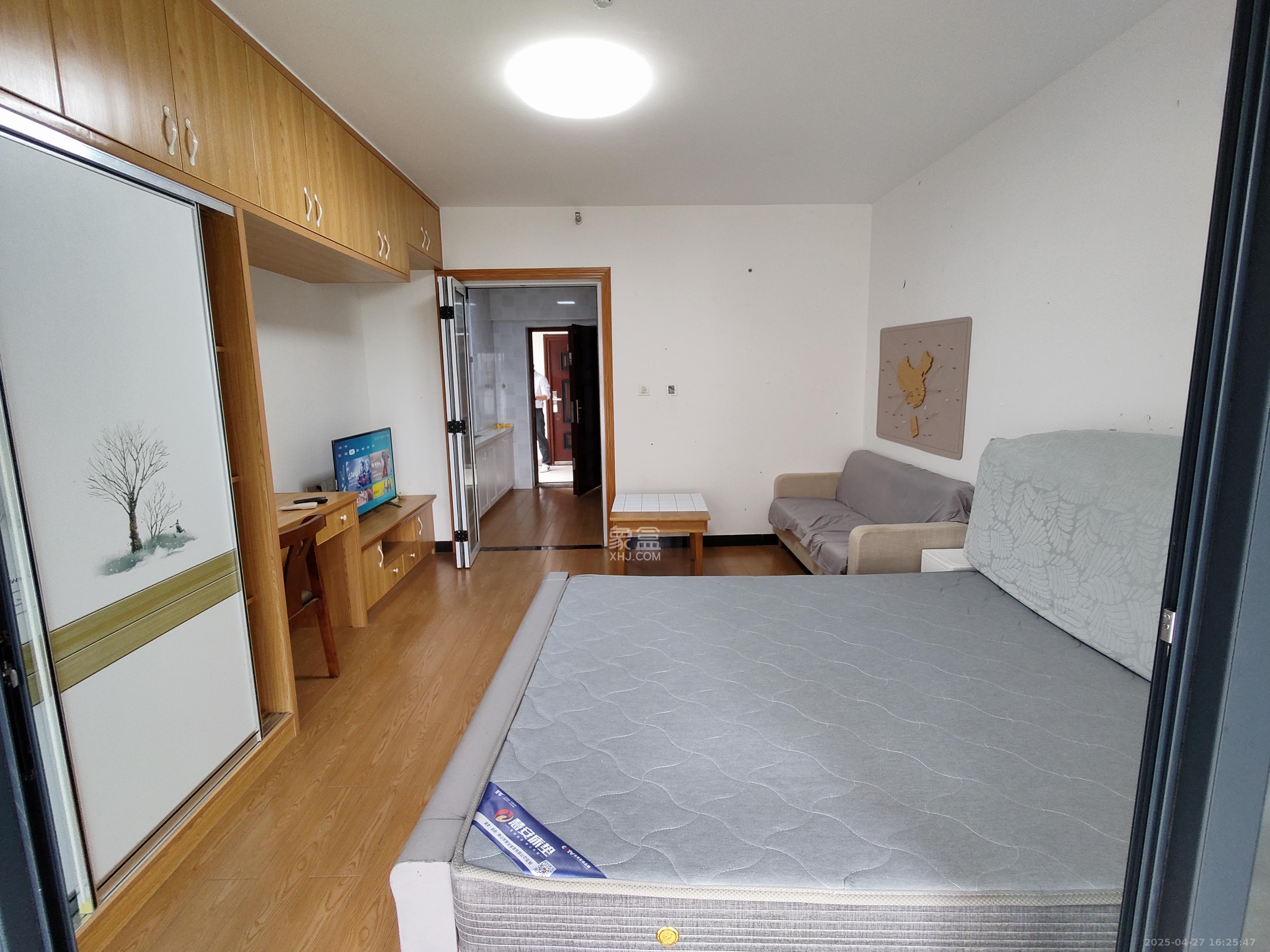 鑫远玲珑  1室0厅0卫   1400.00元/月室内图