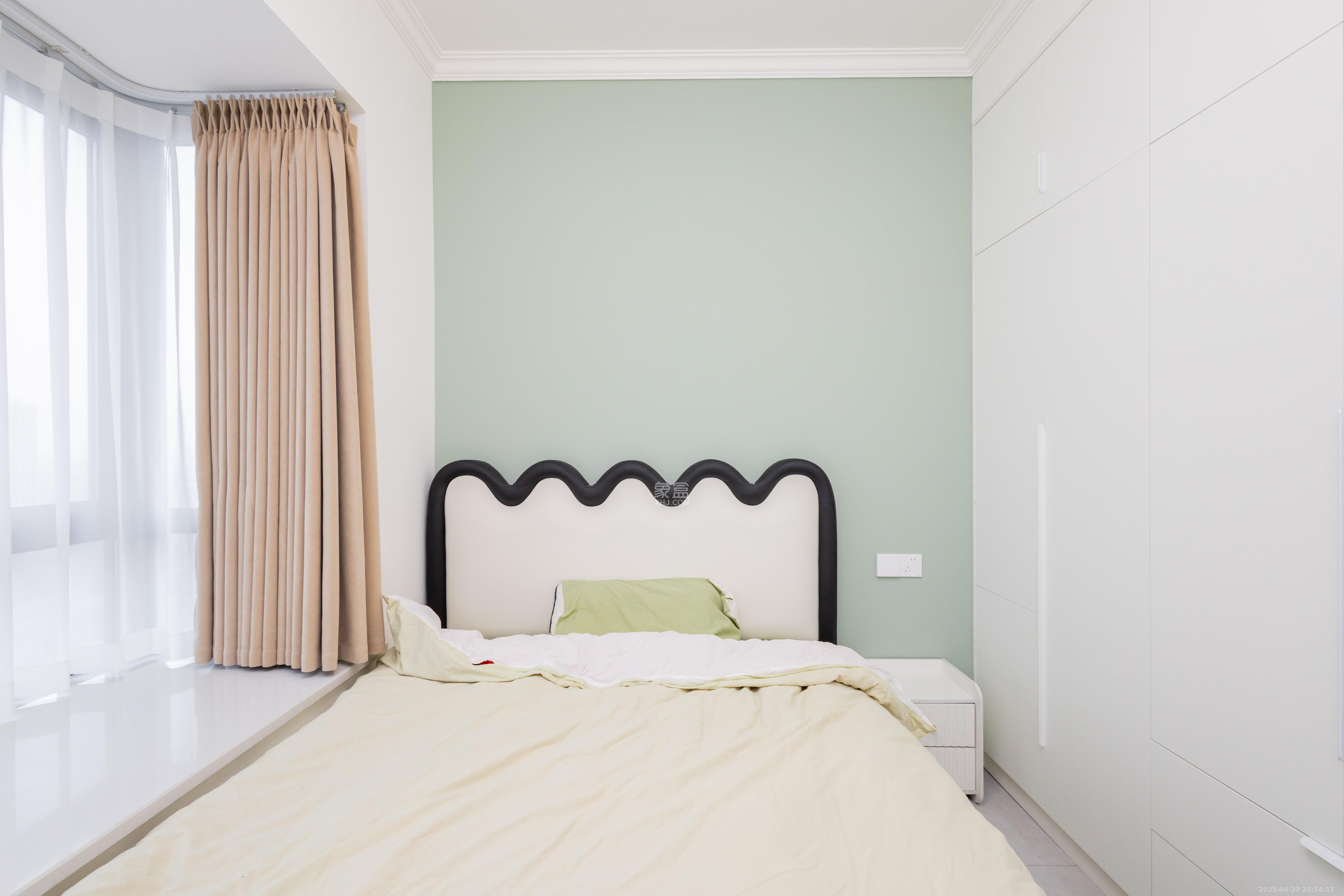 珑璟学府  3室2厅1卫    115.0万 珑璟学府  3室2厅1卫    115.0万卧室