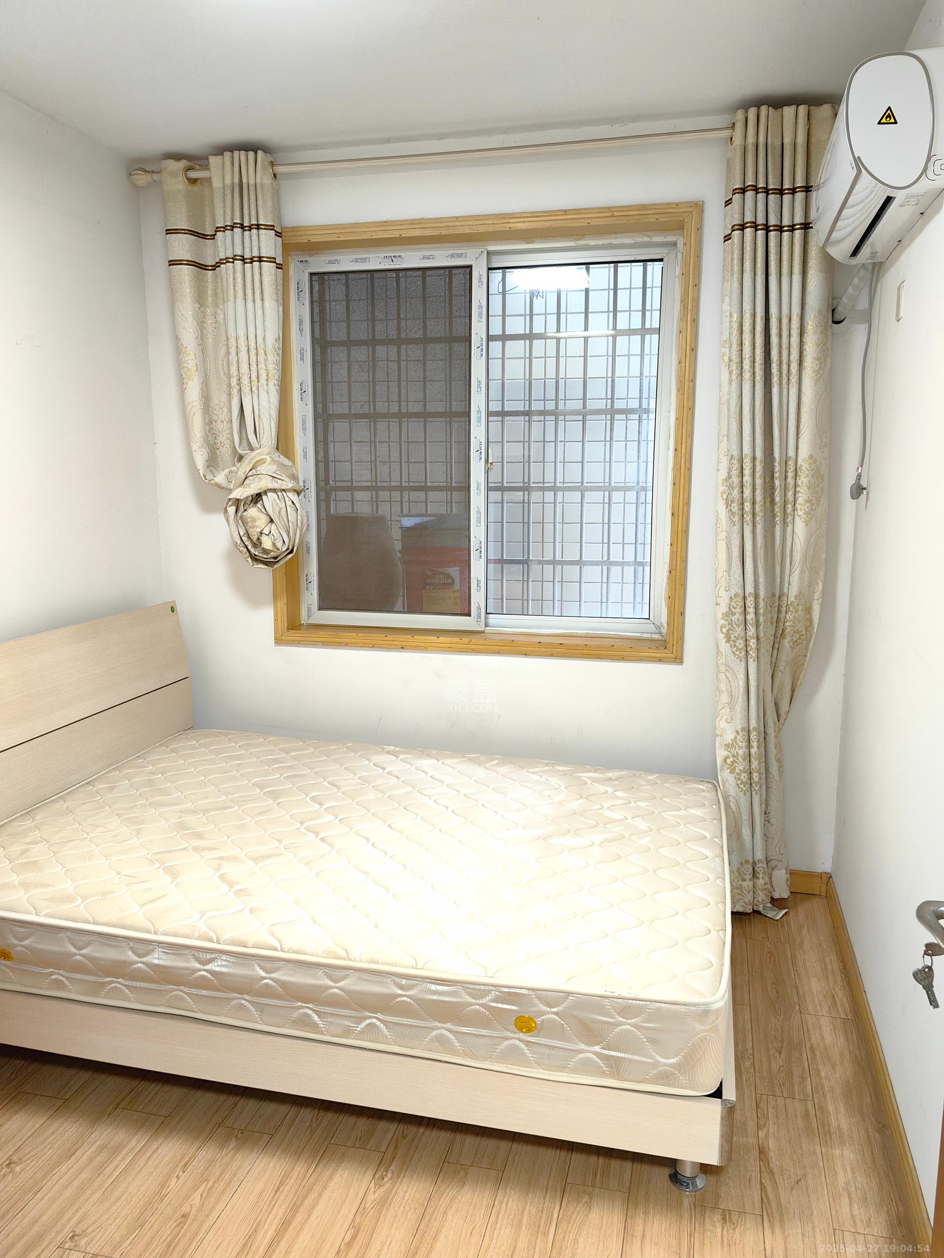麓谷锦和园  3室2厅1卫   2300.00元/月室内图