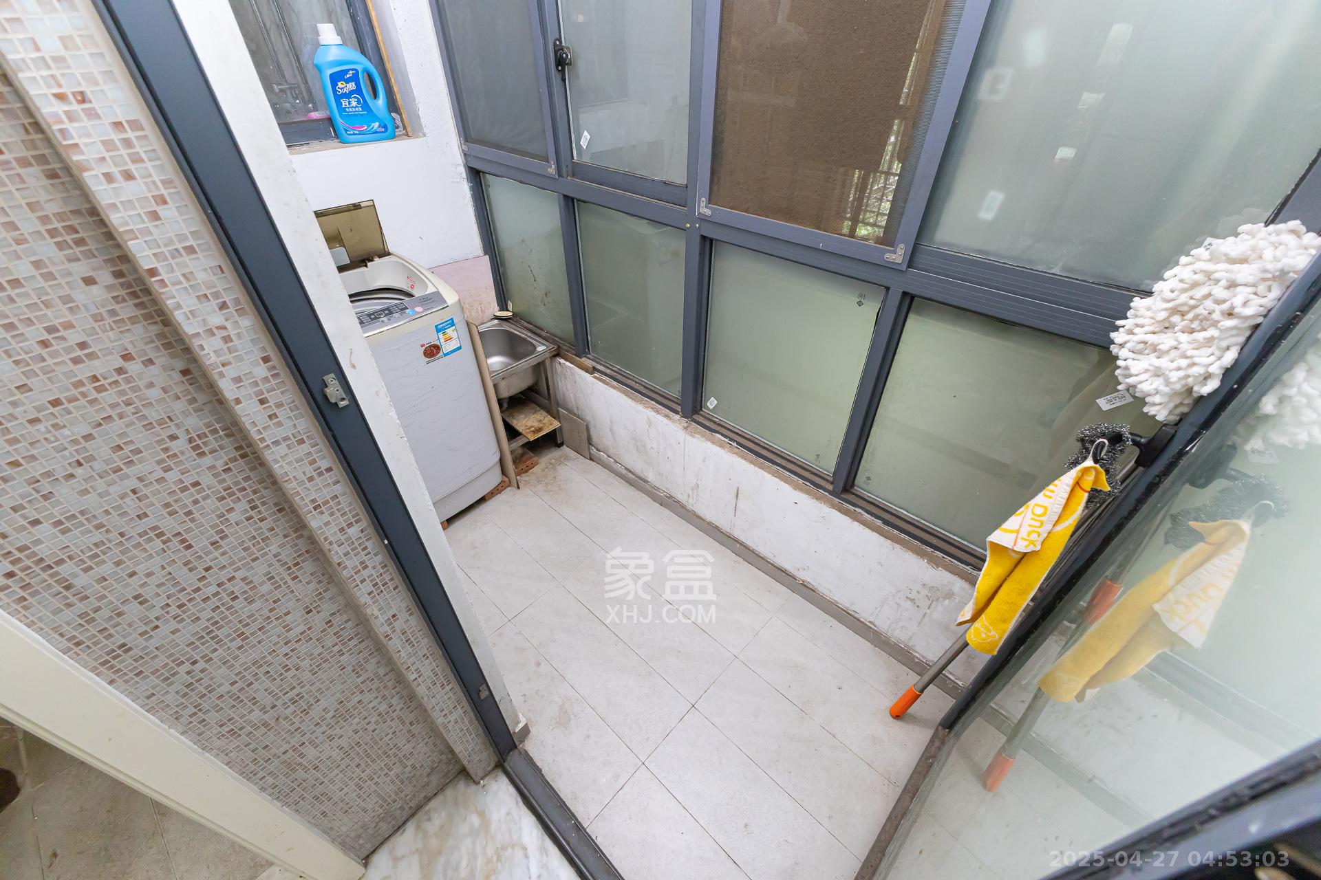 勤诚达新界  3室2厅1卫    76.0万阳台