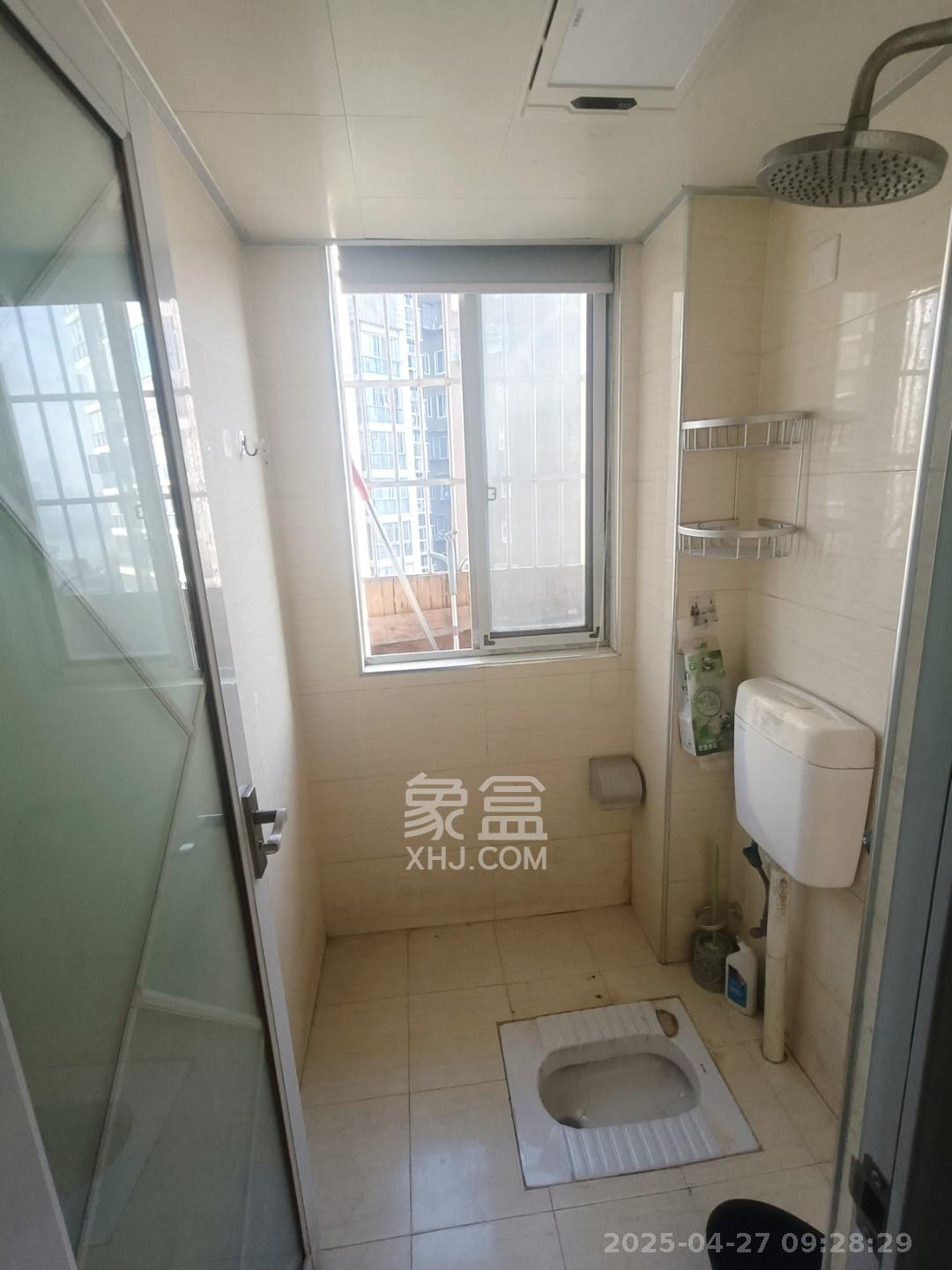 麓山才苑 4室2厅1卫 4200.0元/月 麓山才苑 4室2厅1卫 4200.0元/月室内图