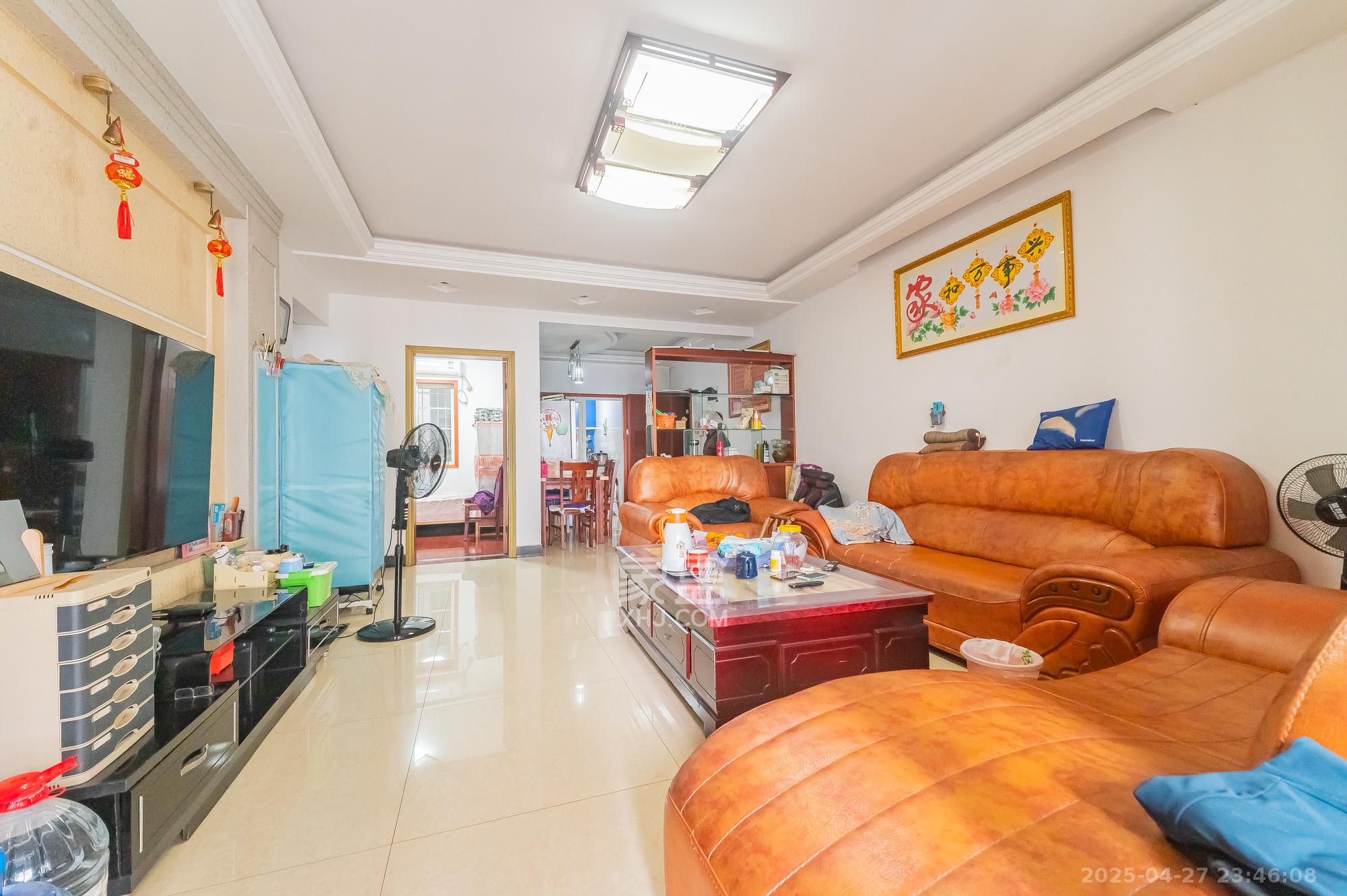 佳美星城 3室2厅1卫 57.5万 佳美星城 3室2厅1卫 57.5万客厅