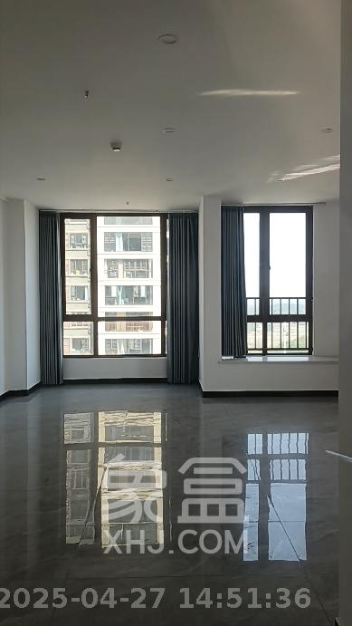 长龙湾 2室2厅1卫 2700.0元/月 长龙湾 2室2厅1卫 2700.0元/月室内图