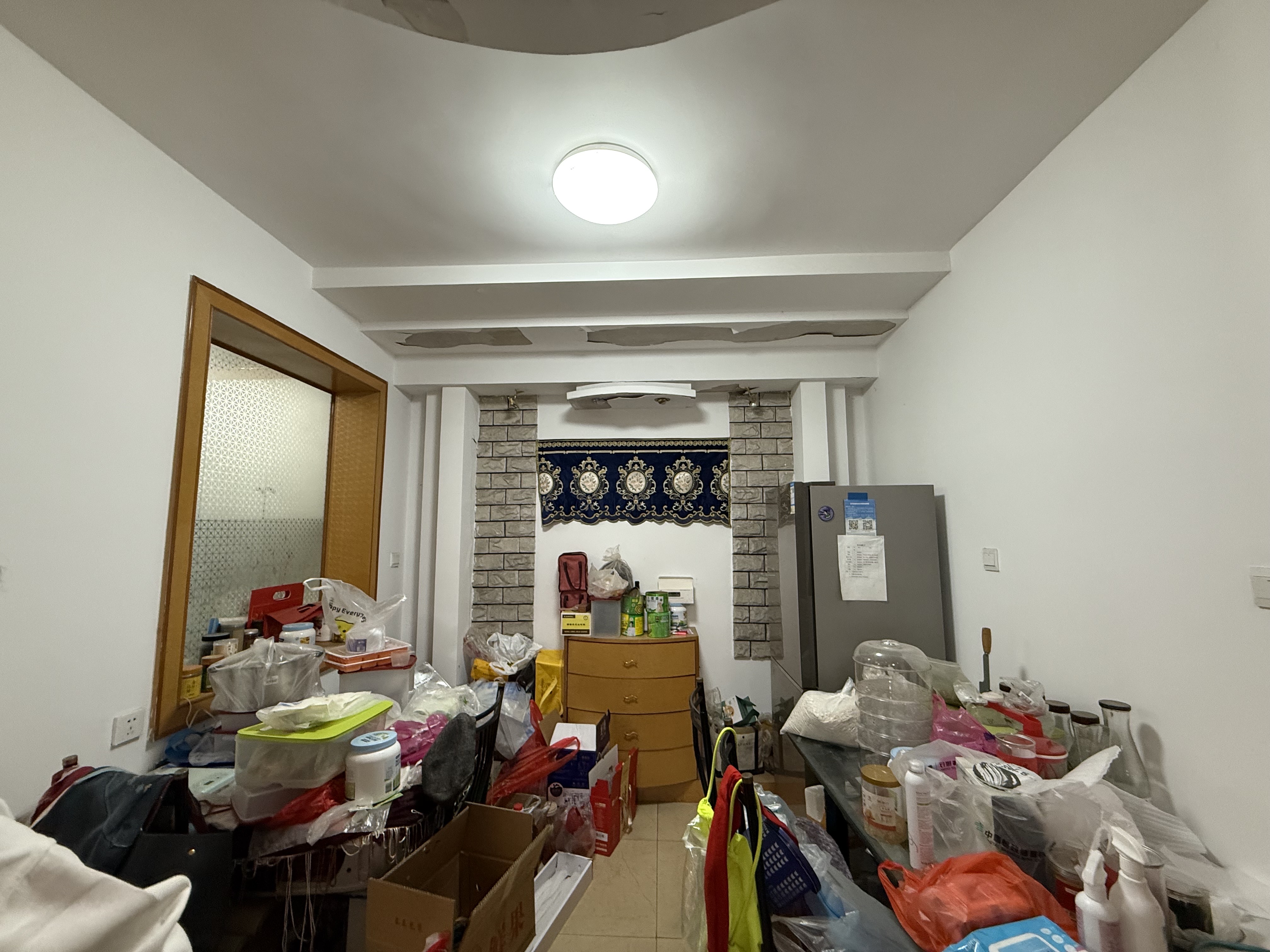 白塘路城管局家属楼 3室2厅2卫 65.0万 白塘路城管局家属楼 3室2厅2卫 65.0万客厅