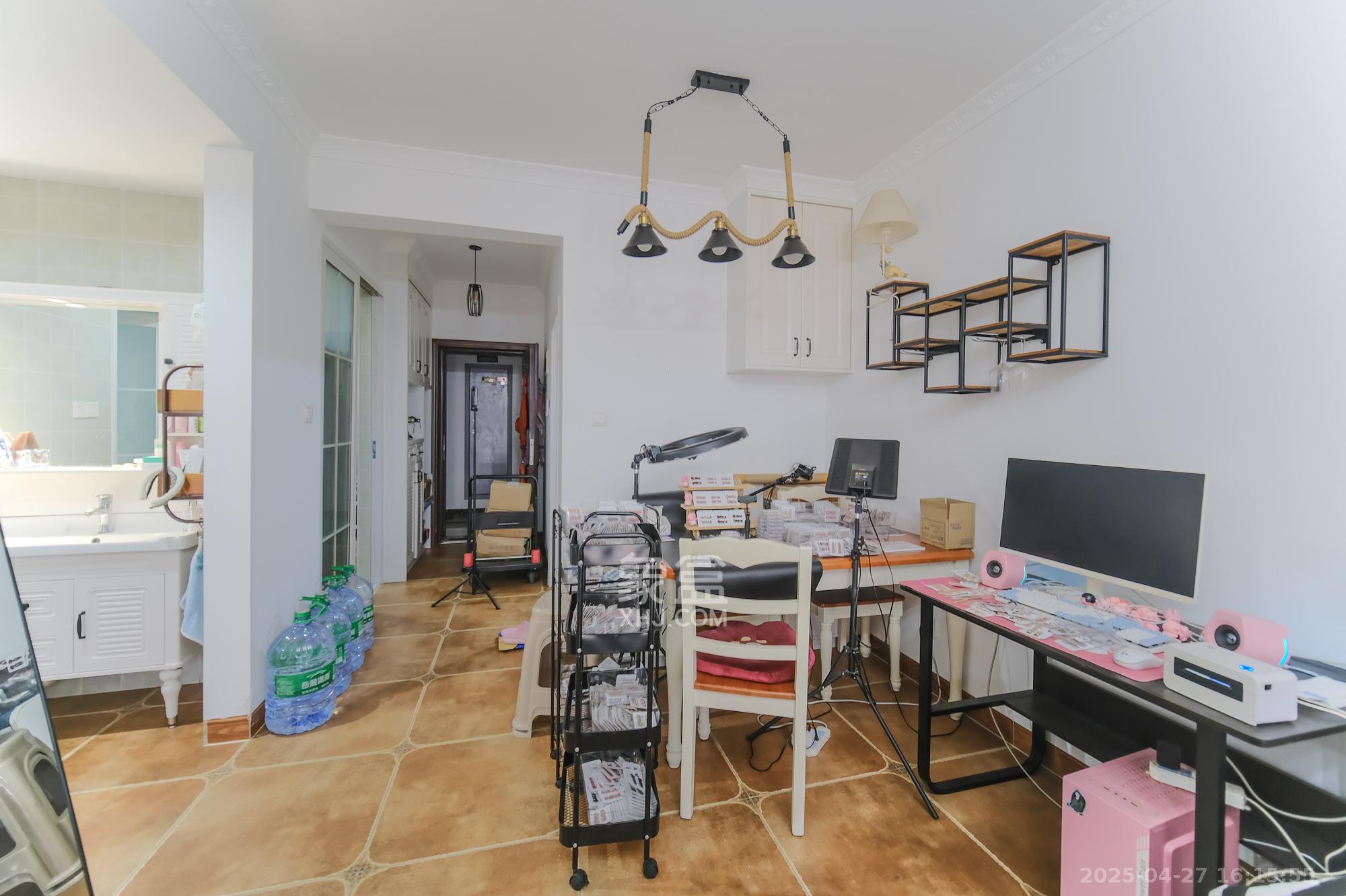 荣盛花语城 2室2厅1卫 60.0万 荣盛花语城 2室2厅1卫 60.0万客厅