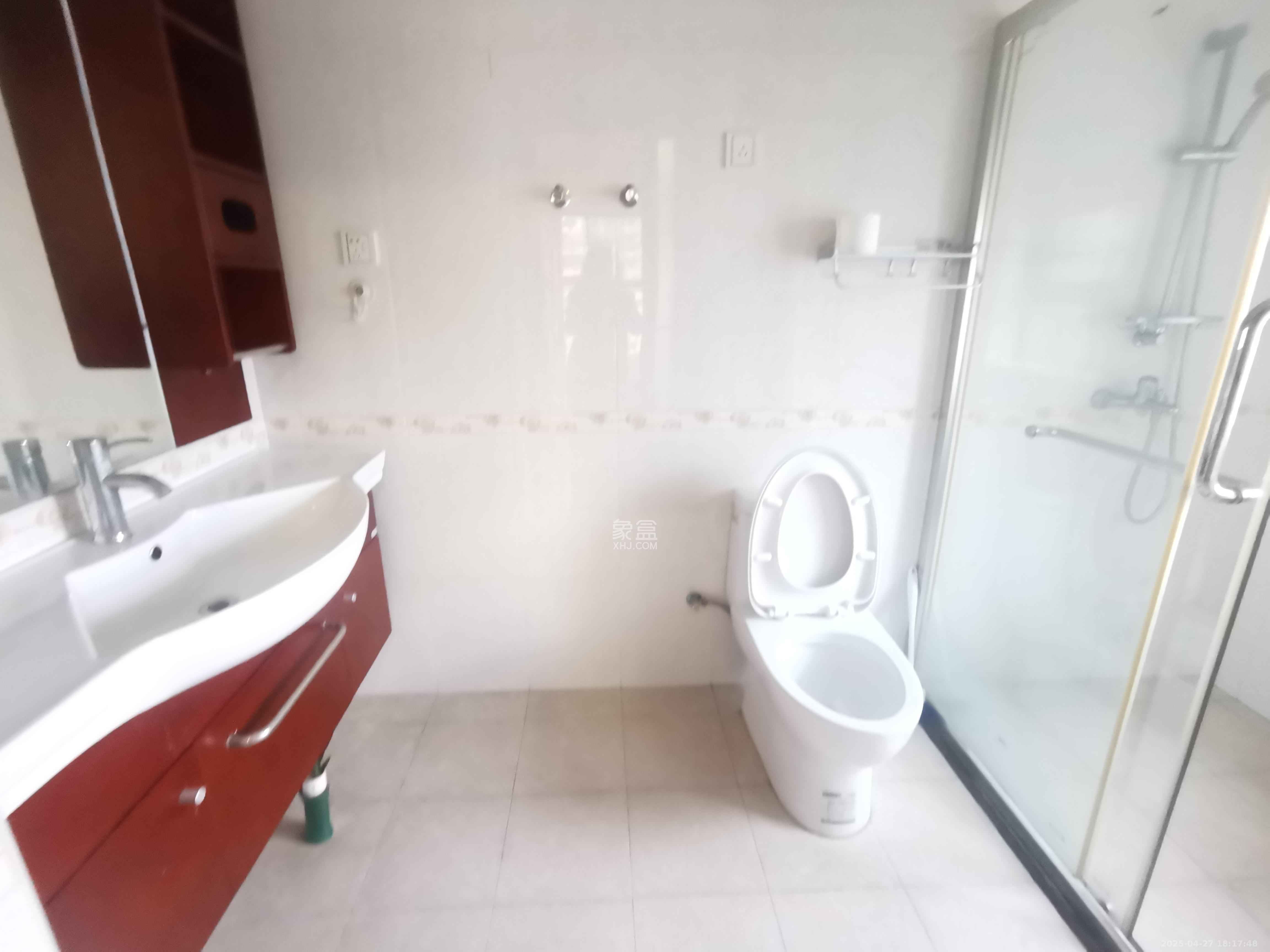 永祺西京  1室2厅2卫   3500.00元/月室内图
