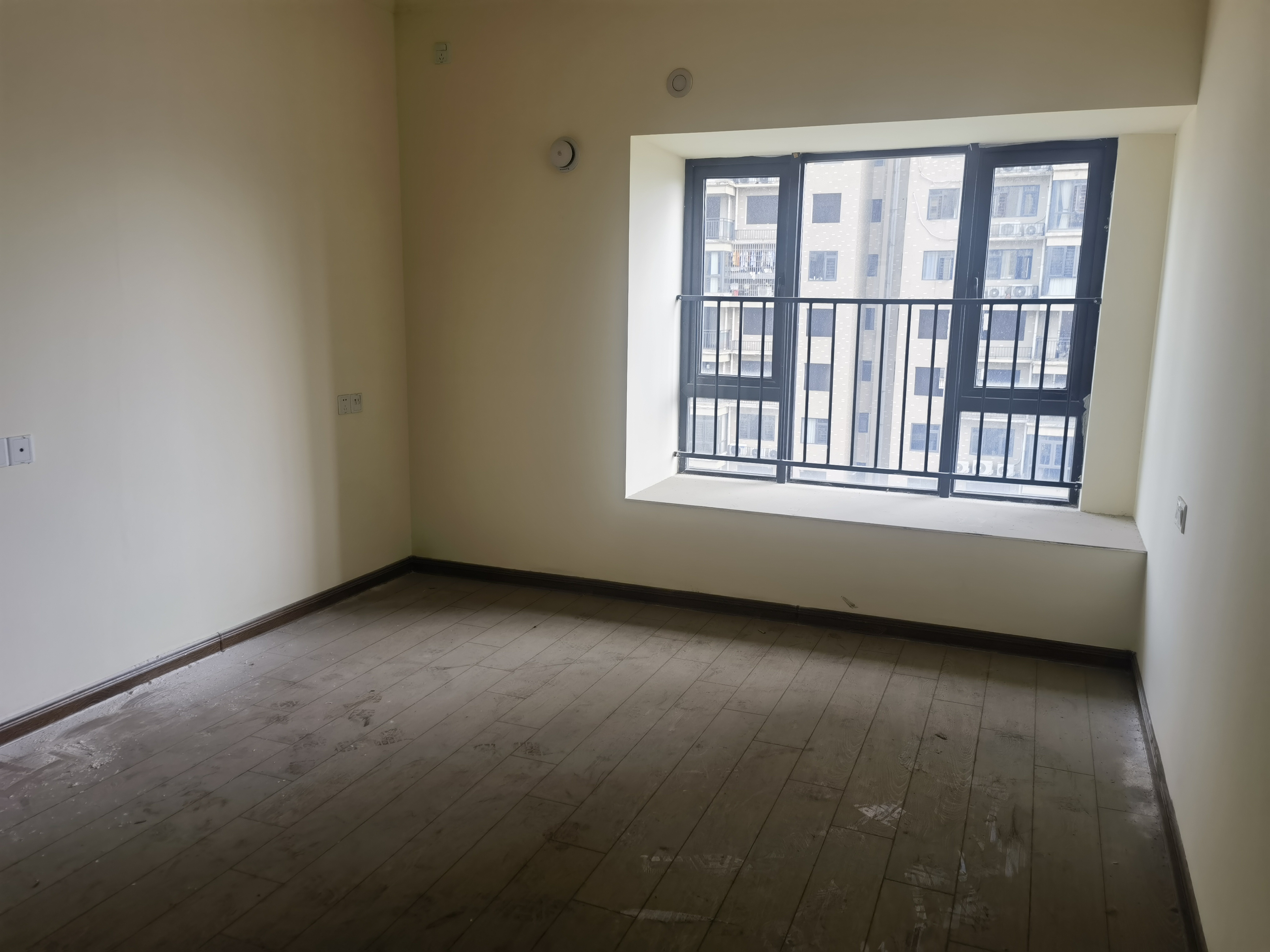 碧桂园娄星府 4室2厅2卫 110.0万 碧桂园娄星府 4室2厅2卫 110.0万客厅