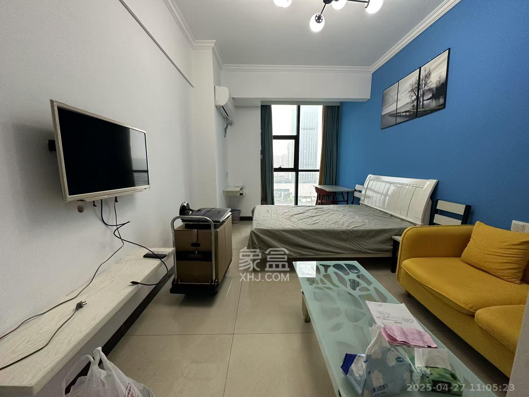 东盈商业广场(华泉城市广场)  1室1厅1卫    1400.0元/月 东盈商业广场(华泉城市广场)  1室1厅1卫    1400.0元/月