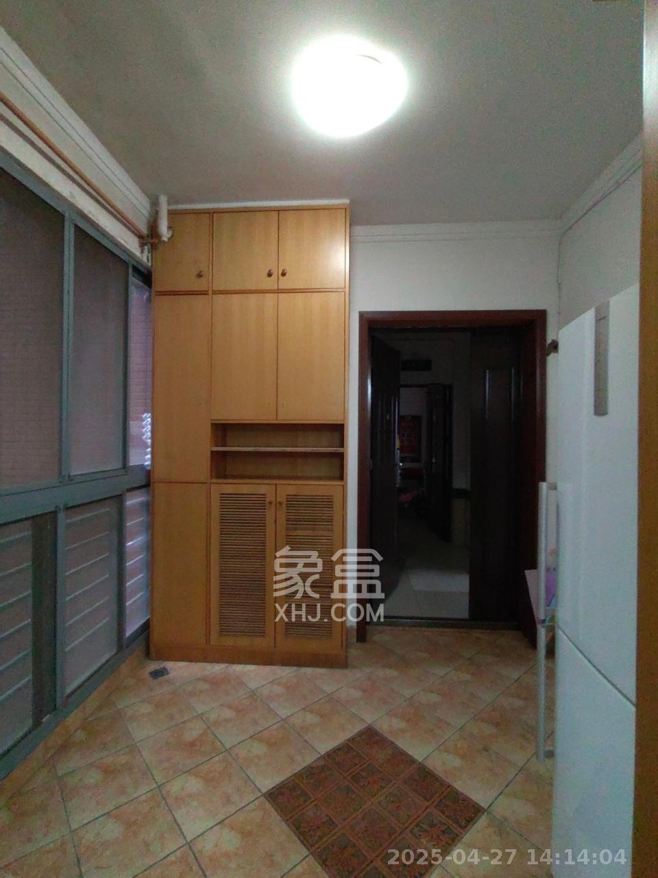滨江君悦香邸  3室2厅2卫   2800.00元/月室内图