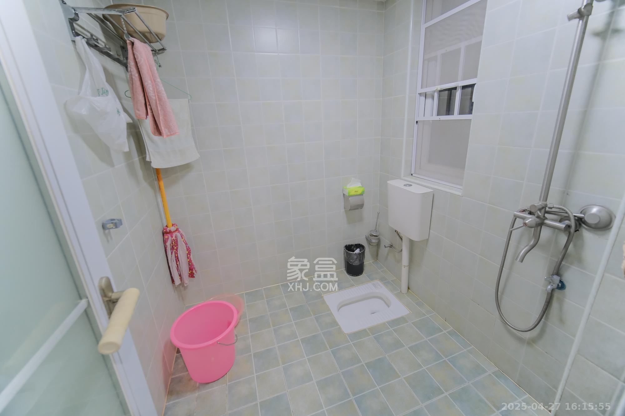 荣盛花语城 2室2厅1卫 60.0万 荣盛花语城 2室2厅1卫 60.0万卫生间