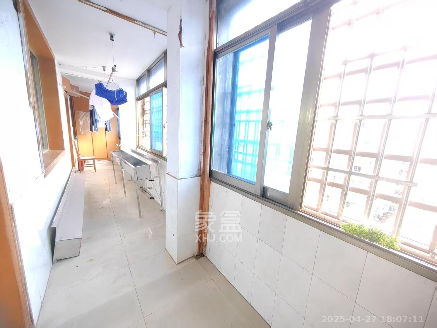 城南路散盘  7室1厅2卫    2800.0元/月 城南路散盘  7室1厅2卫    2800.0元/月室内图