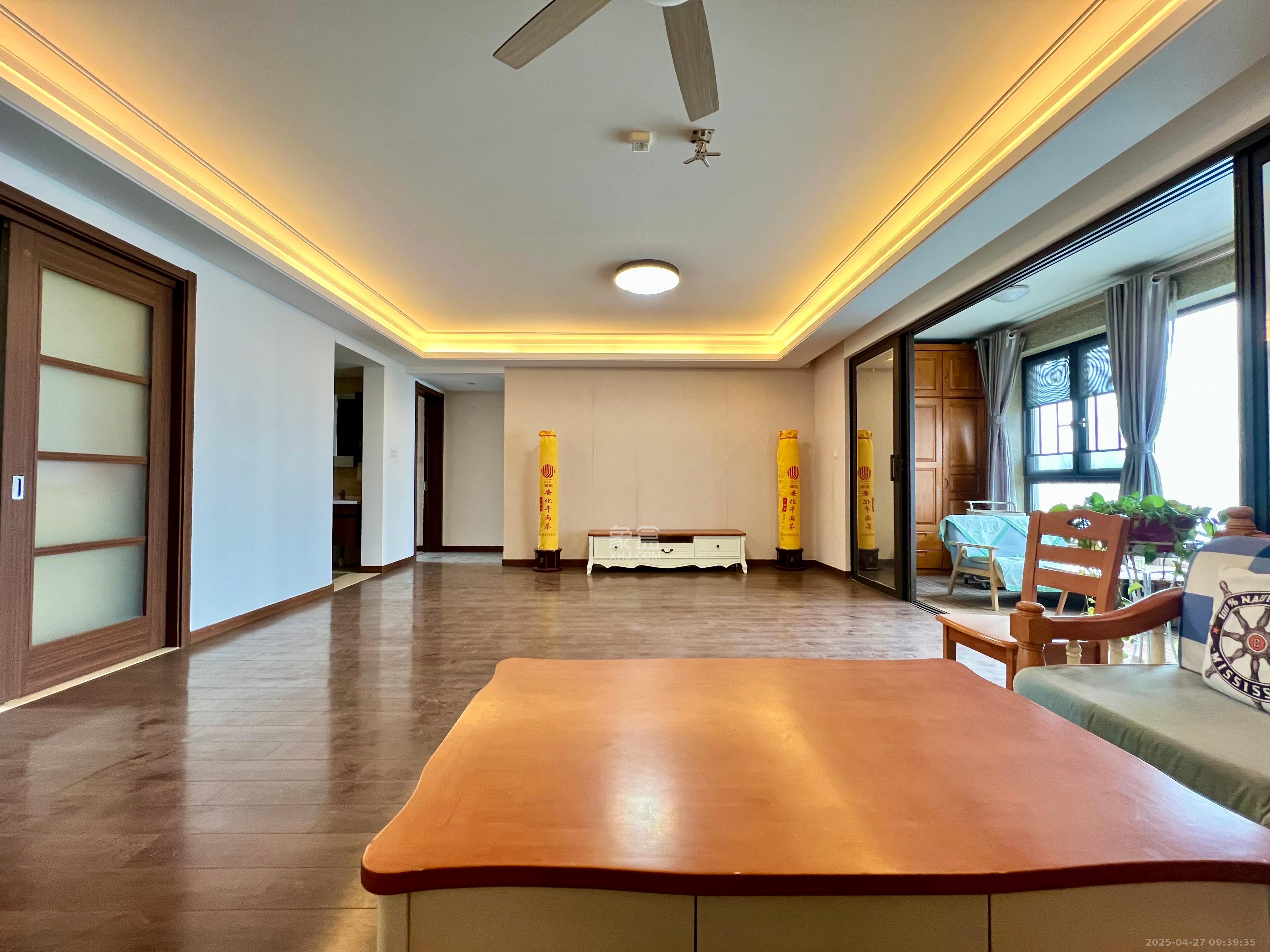 万科紫台  3室2厅2卫   6500.00元/月室内图