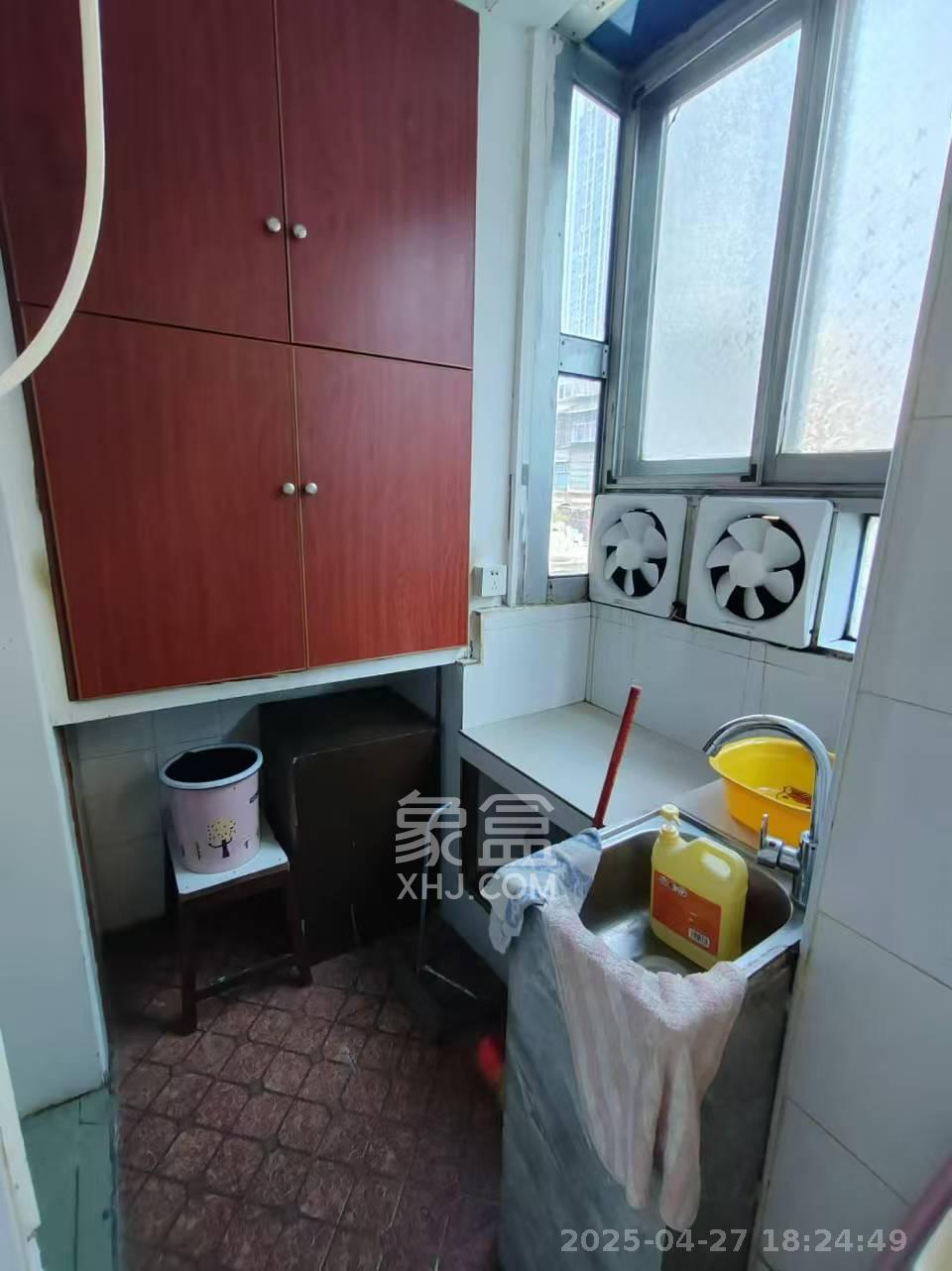湖南省糖酒公司大院  3室2厅1卫   2600.00元/月室内图