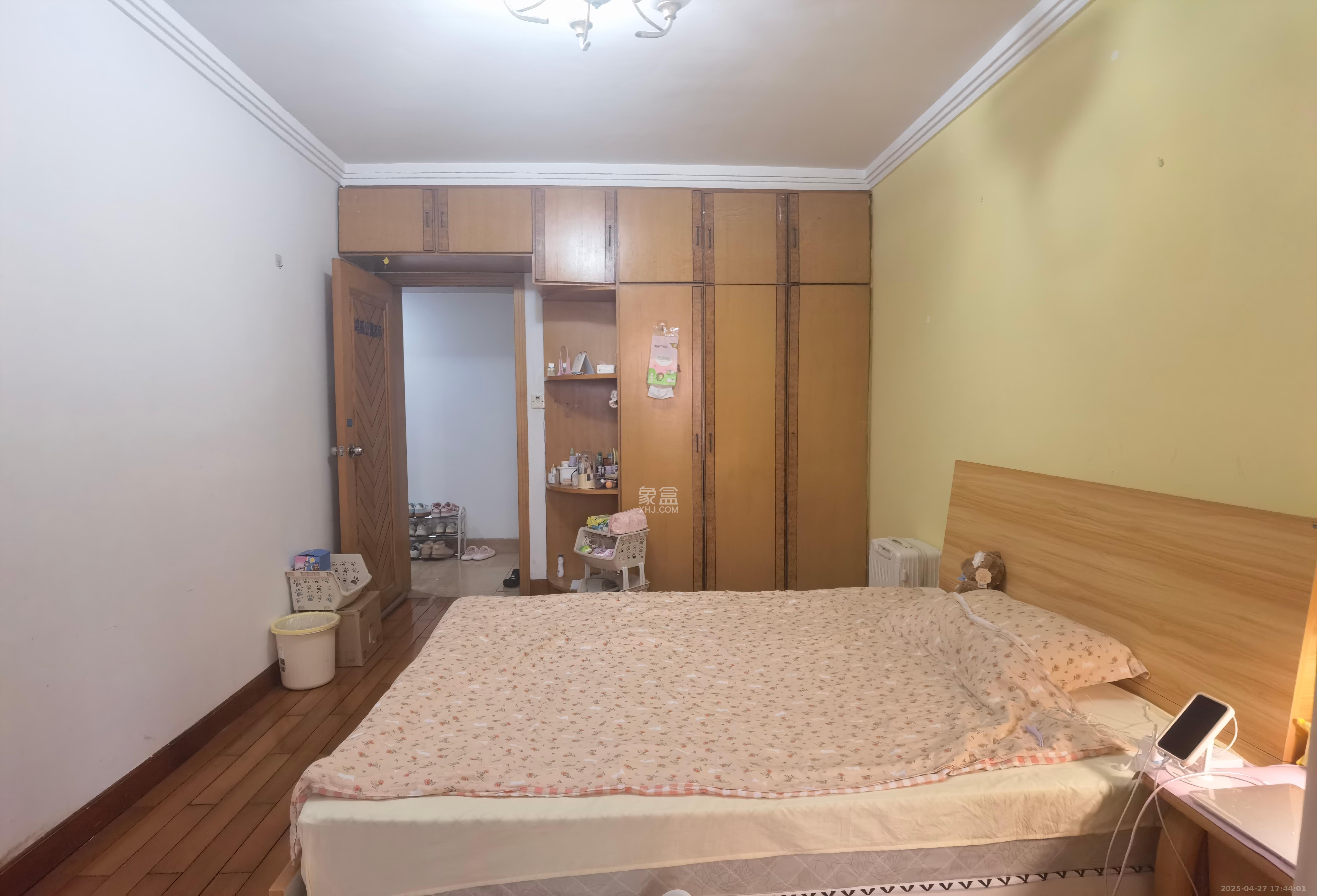 兴汉门公寓  4室2厅1卫   3600.00元/月室内图