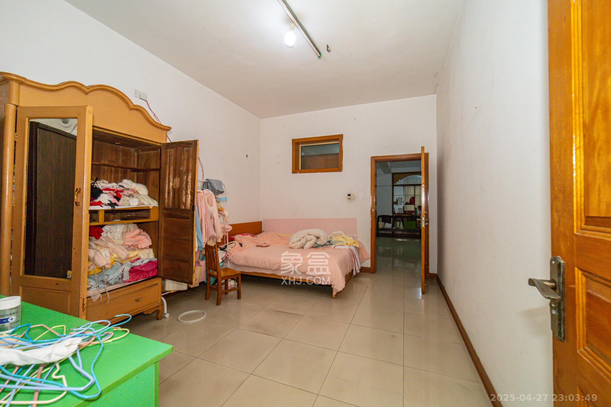 杉星小区 2室2厅2卫 55.0万 杉星小区 2室2厅2卫 55.0万卧室