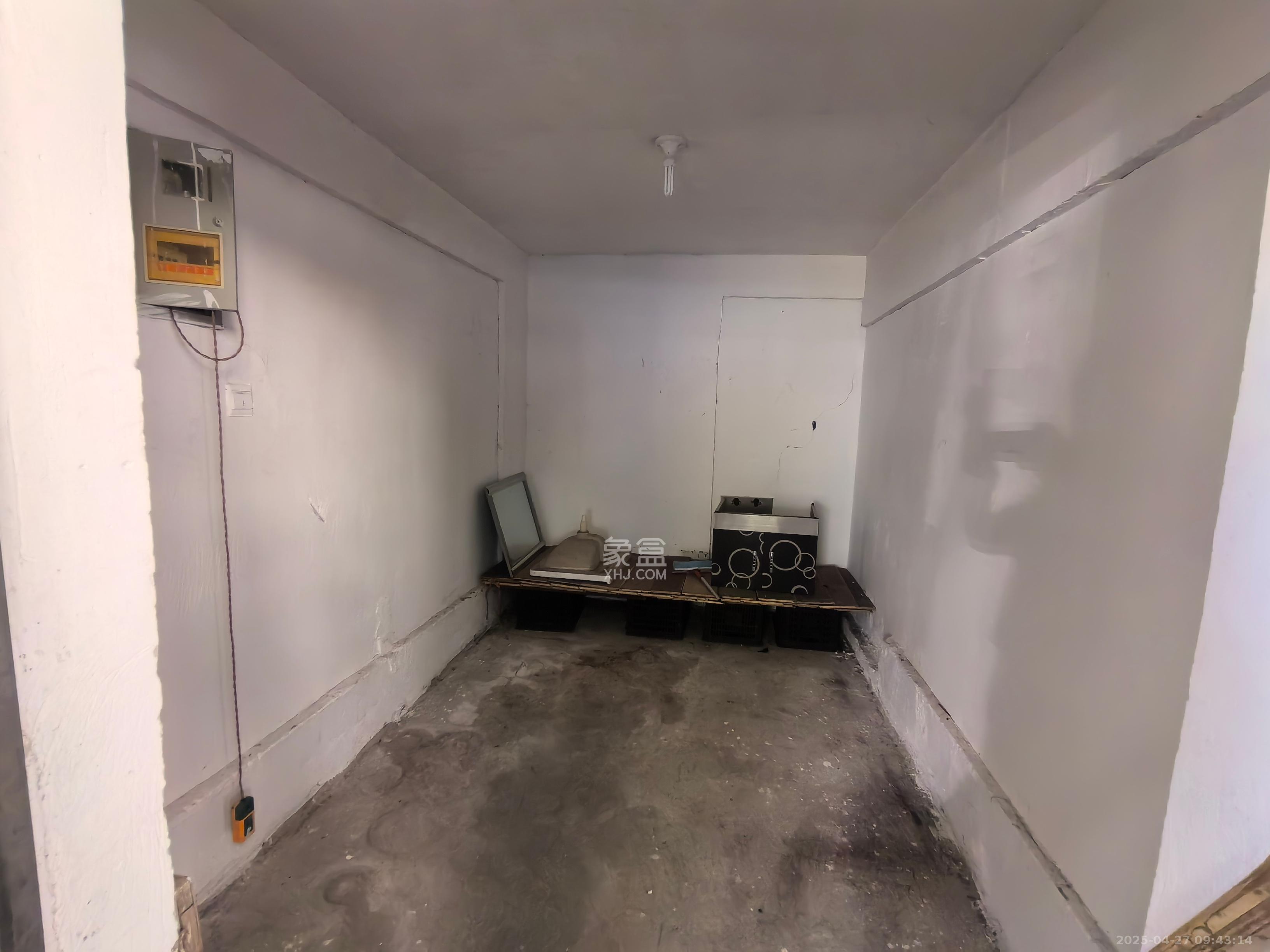 湘核佳苑 1室1厅1卫 400.0元/月 湘核佳苑 1室1厅1卫 400.0元/月室内图