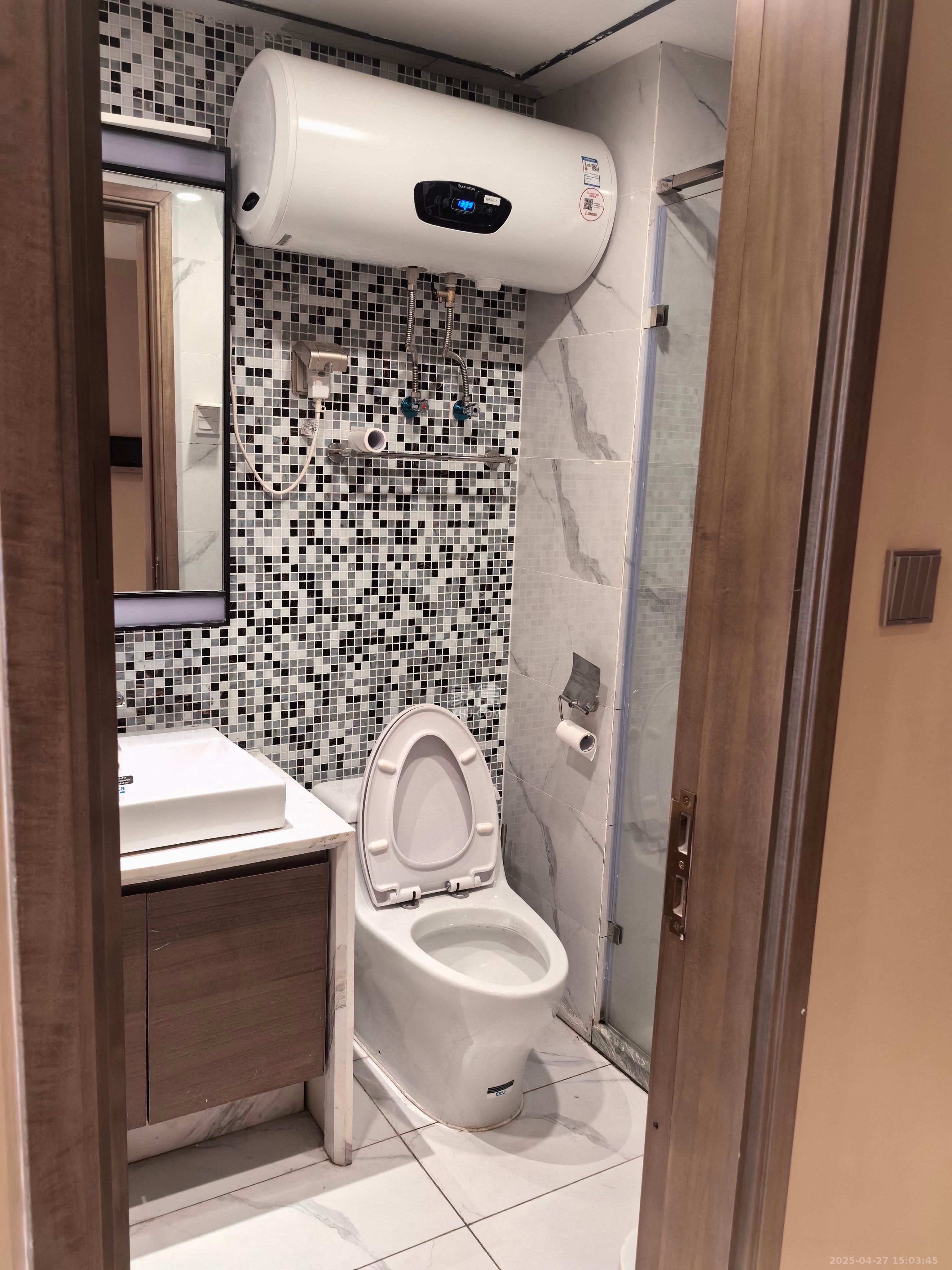 恒大誉府(融誉商业中心) 1室1厅1卫 2000.0元/月 恒大誉府(融誉商业中心) 1室1厅1卫 2000.0元/月室内图