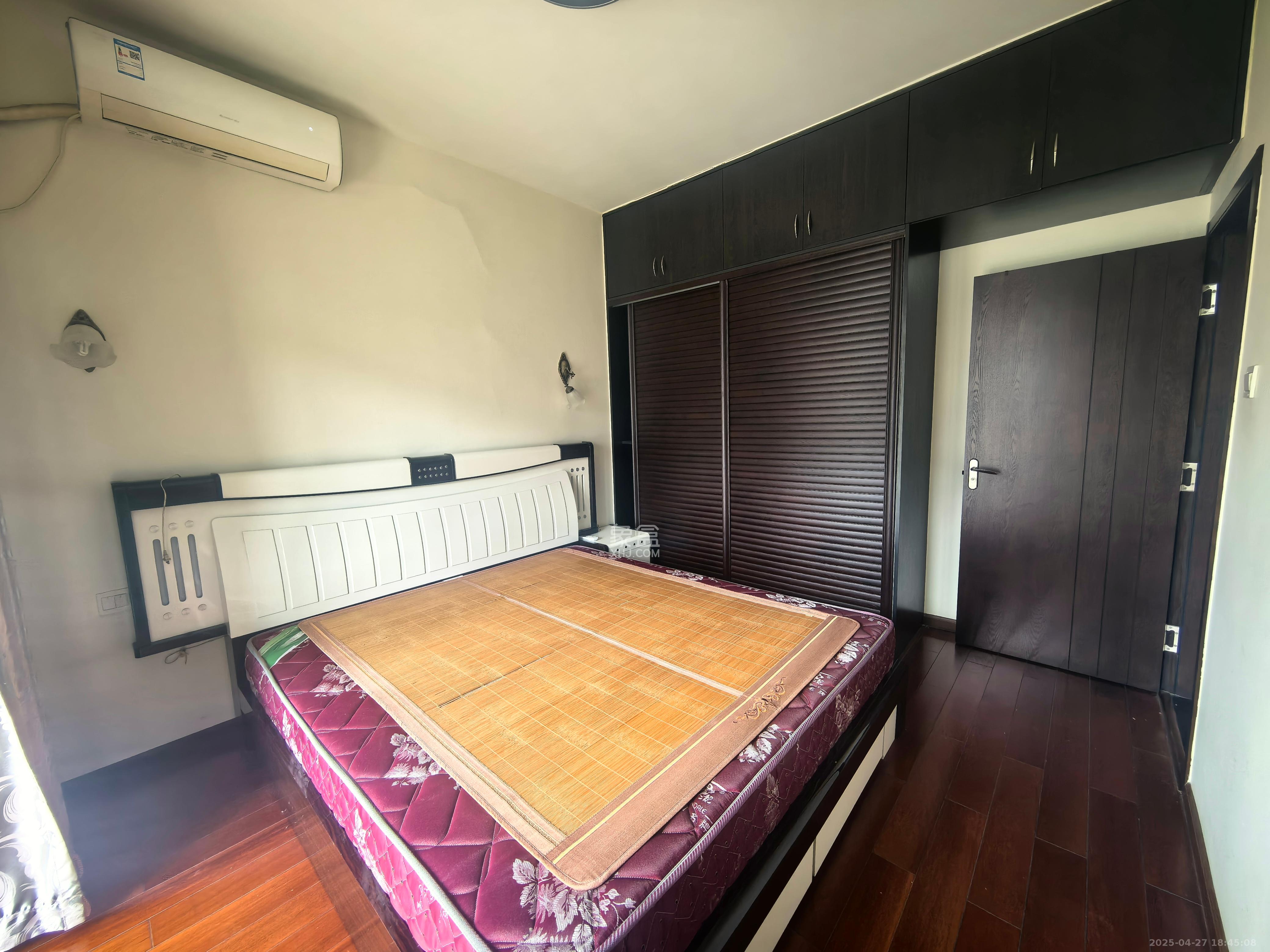 阳光锦城  3室2厅1卫    2800.0元/月室内图