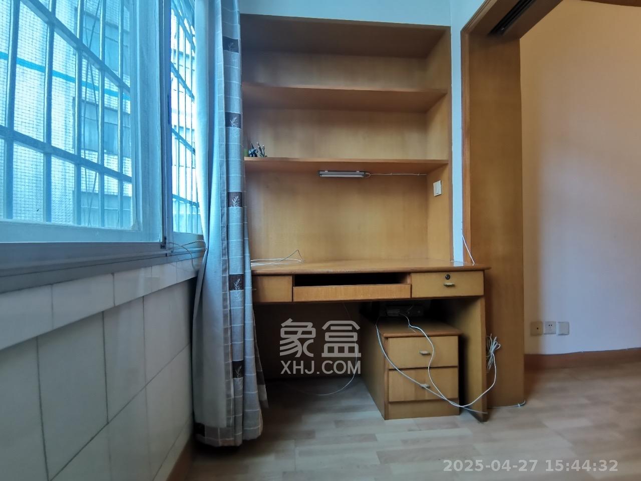 警备区西院  3室2厅2卫   2800.00元/月室内图