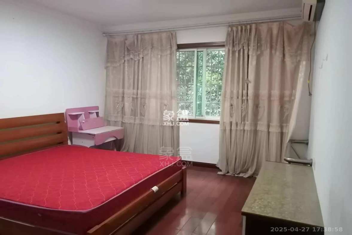 家园小区 3室2厅2卫 1600.0元/月 家园小区 3室2厅2卫 1600.0元/月室内图