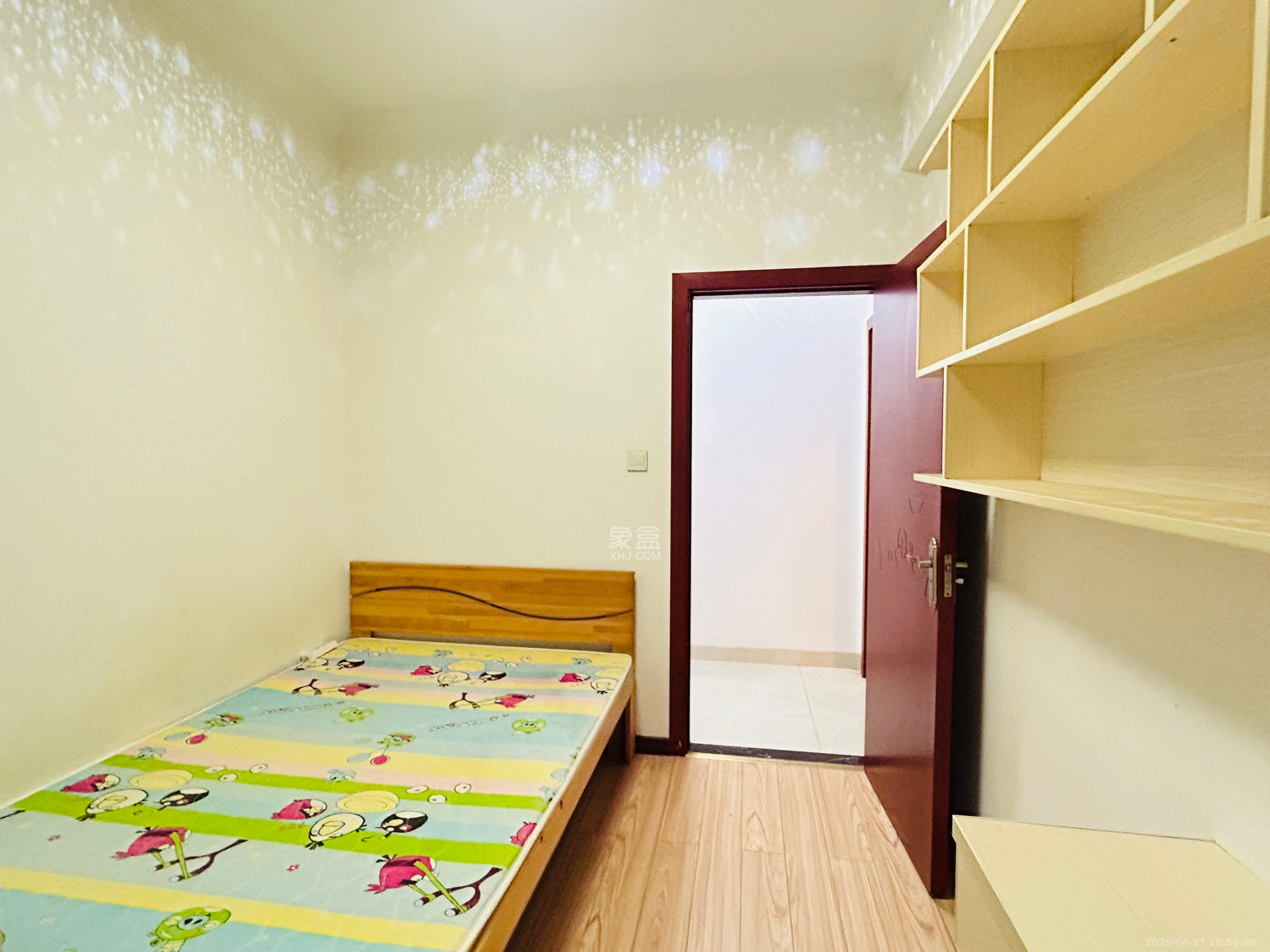 天元涉外景园C区 3室2厅2卫 2600.0元/月 天元涉外景园C区 3室2厅2卫 2600.0元/月室内图