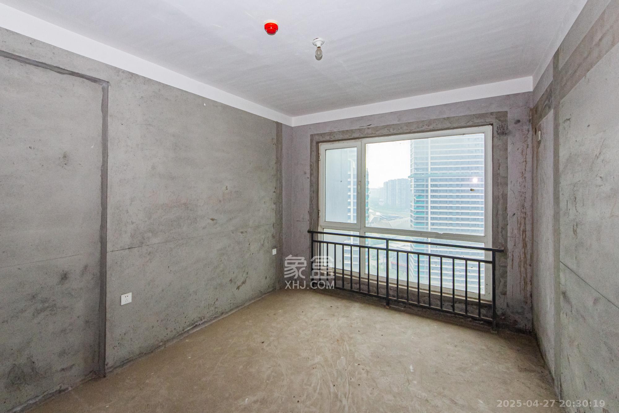 北辰三角洲E3区  4室2厅2卫    300.0万 北辰三角洲E3区  4室2厅2卫    300.0万卧室