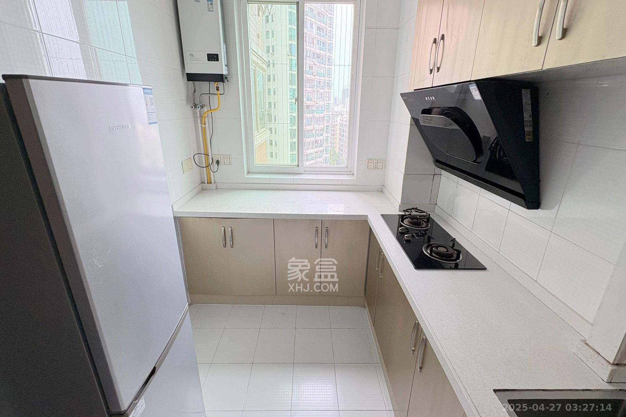 新华联家园 4室2厅2卫 180.0万 新华联家园 4室2厅2卫 180.0万厨房