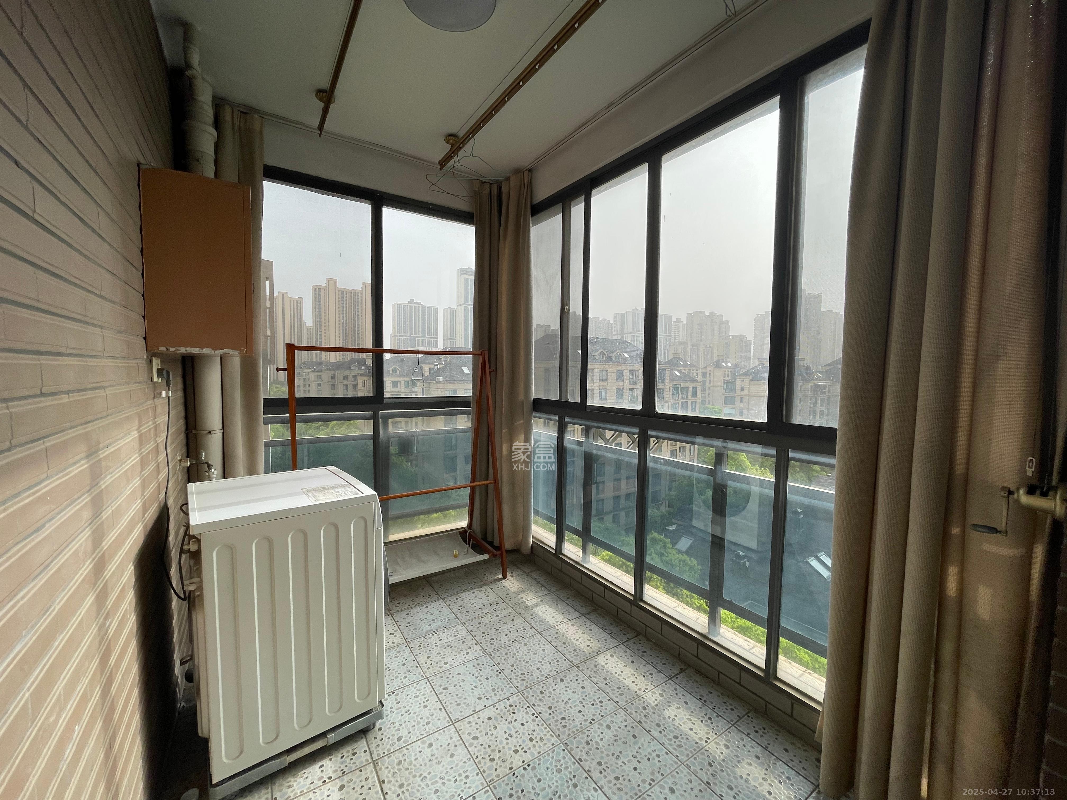 仁和香堤雅境  3室2厅2卫   2800.00元/月室内图
