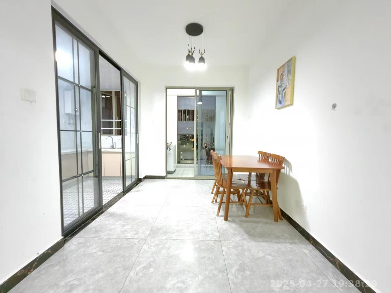 梅溪湖金茂湾 2室2厅2卫 2200.0元/月 梅溪湖金茂湾 2室2厅2卫 2200.0元/月室内图