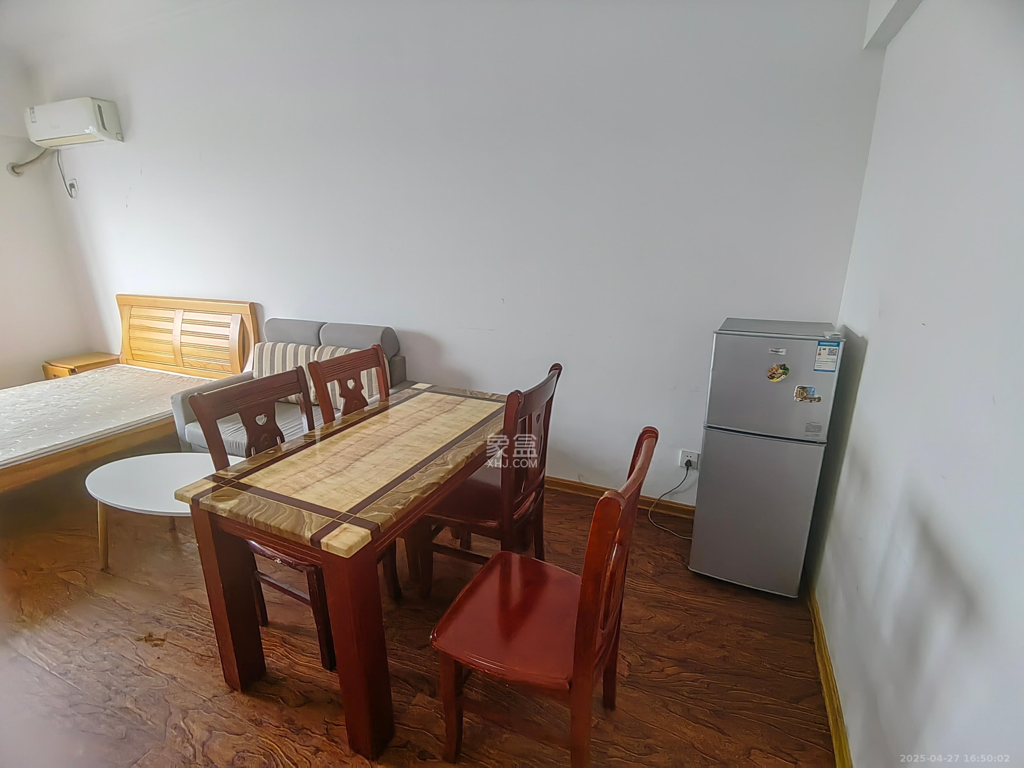 世纪桃花苑 1室0厅1卫 1200.0元/月 世纪桃花苑 1室0厅1卫 1200.0元/月室内图